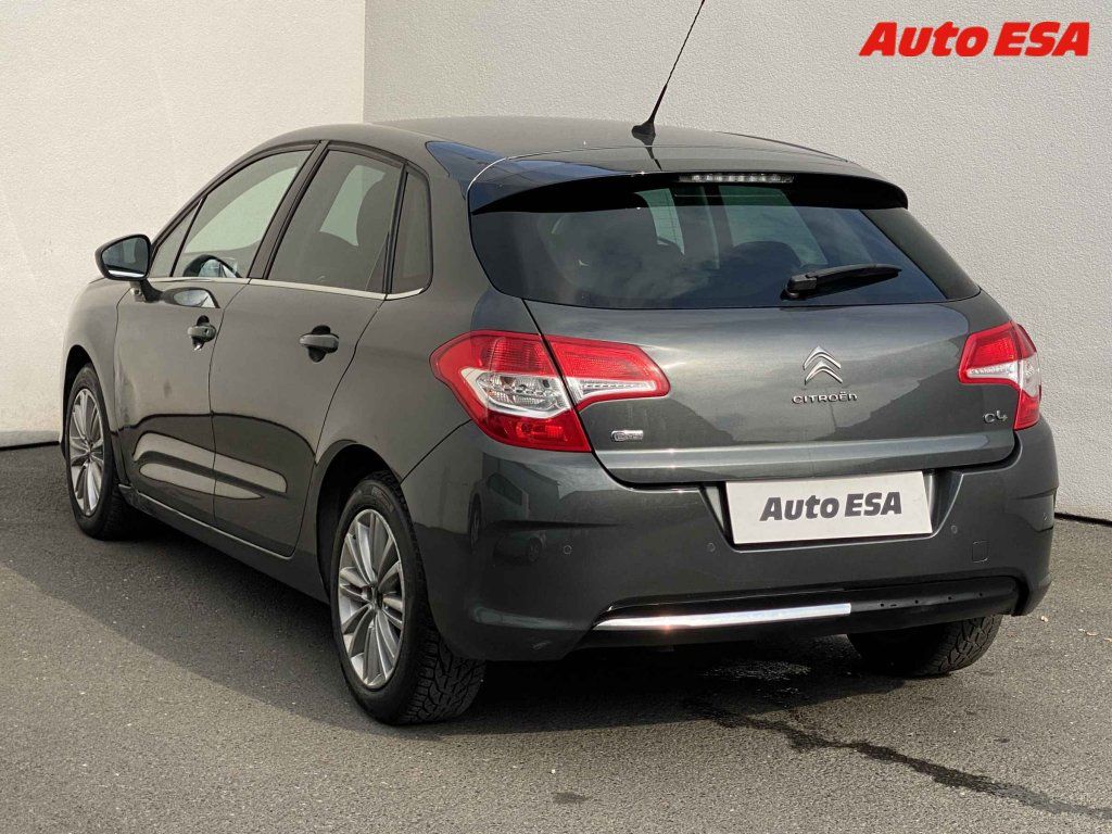 Citroën C4, 1.6 HDi,AT,autoAC,temp - fotka 6