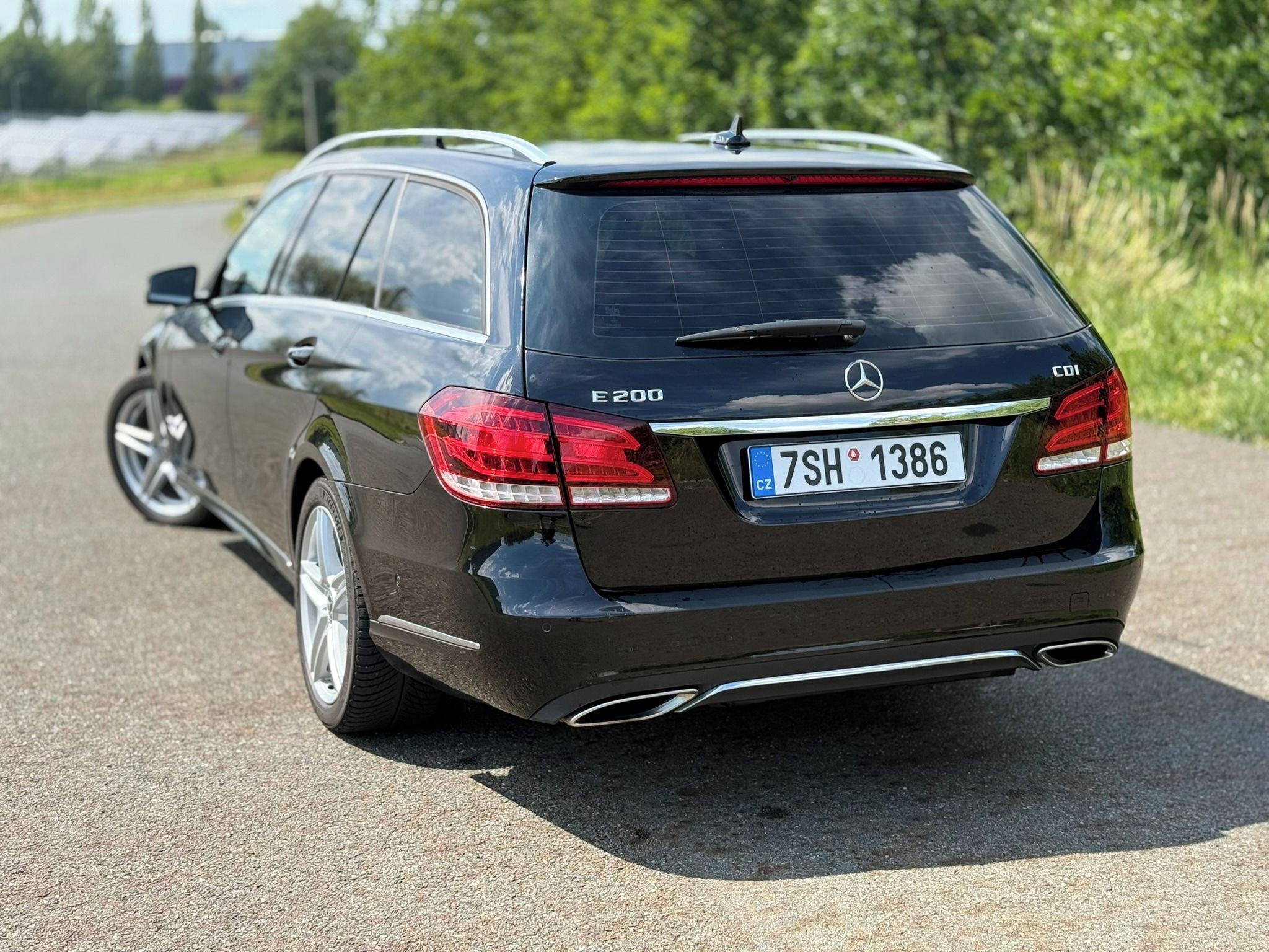 Mercedes-Benz Třídy E, MB Servis, nebourané - fotka 3