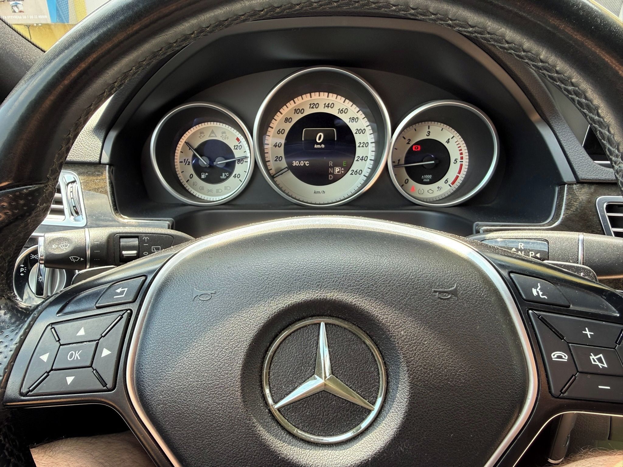 Mercedes-Benz Třídy E, MB Servis, nebourané - fotka 6