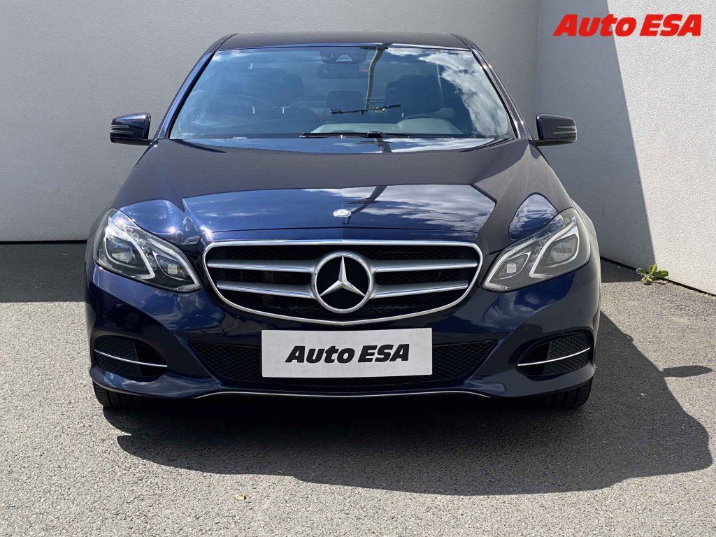 Mercedes-Benz Třídy E, 3.0 CDi E350 4matic,AT - fotka 2