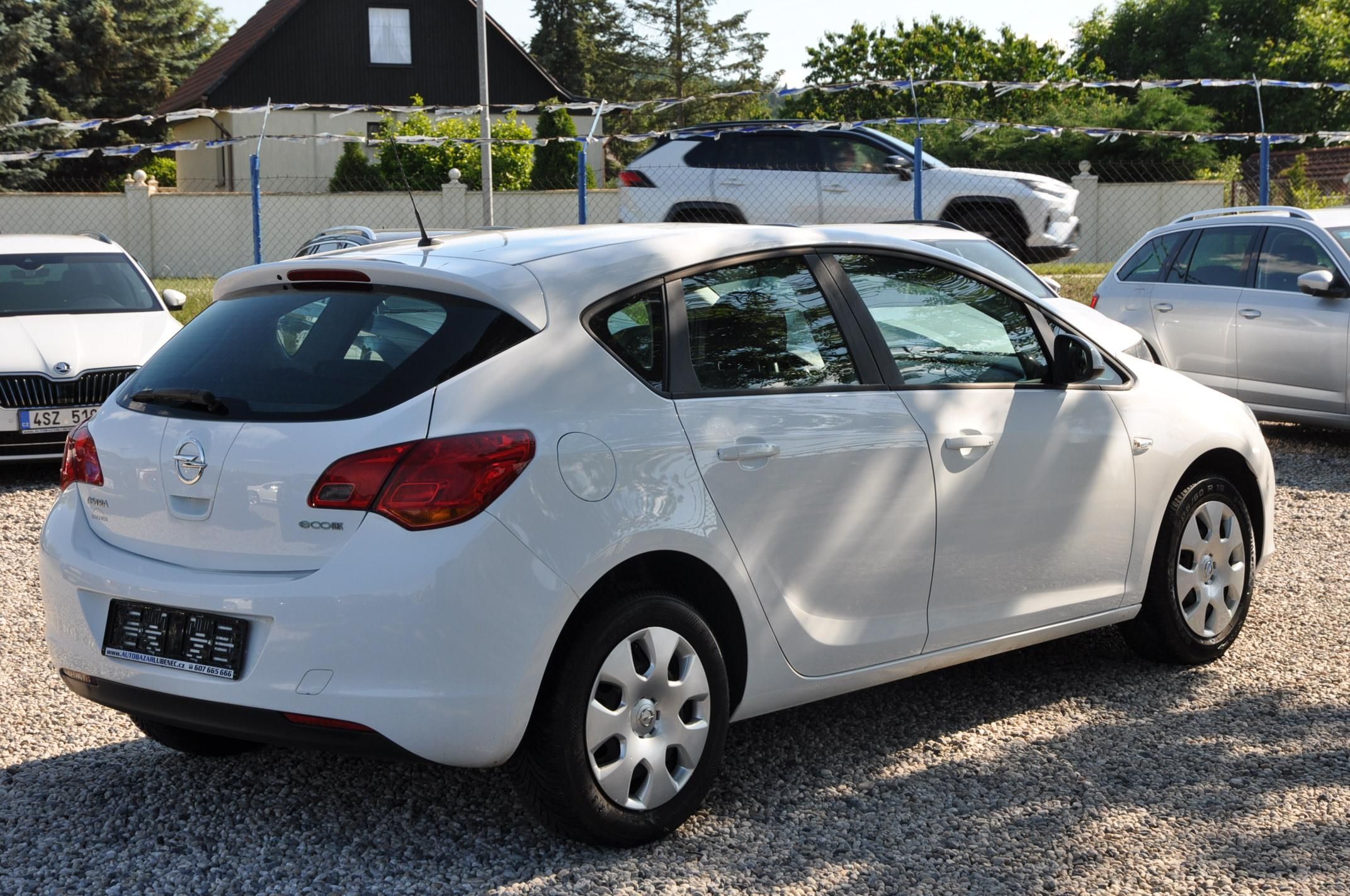 Opel Astra, 1.4i 16V 74kW 5dv. - fotka 3