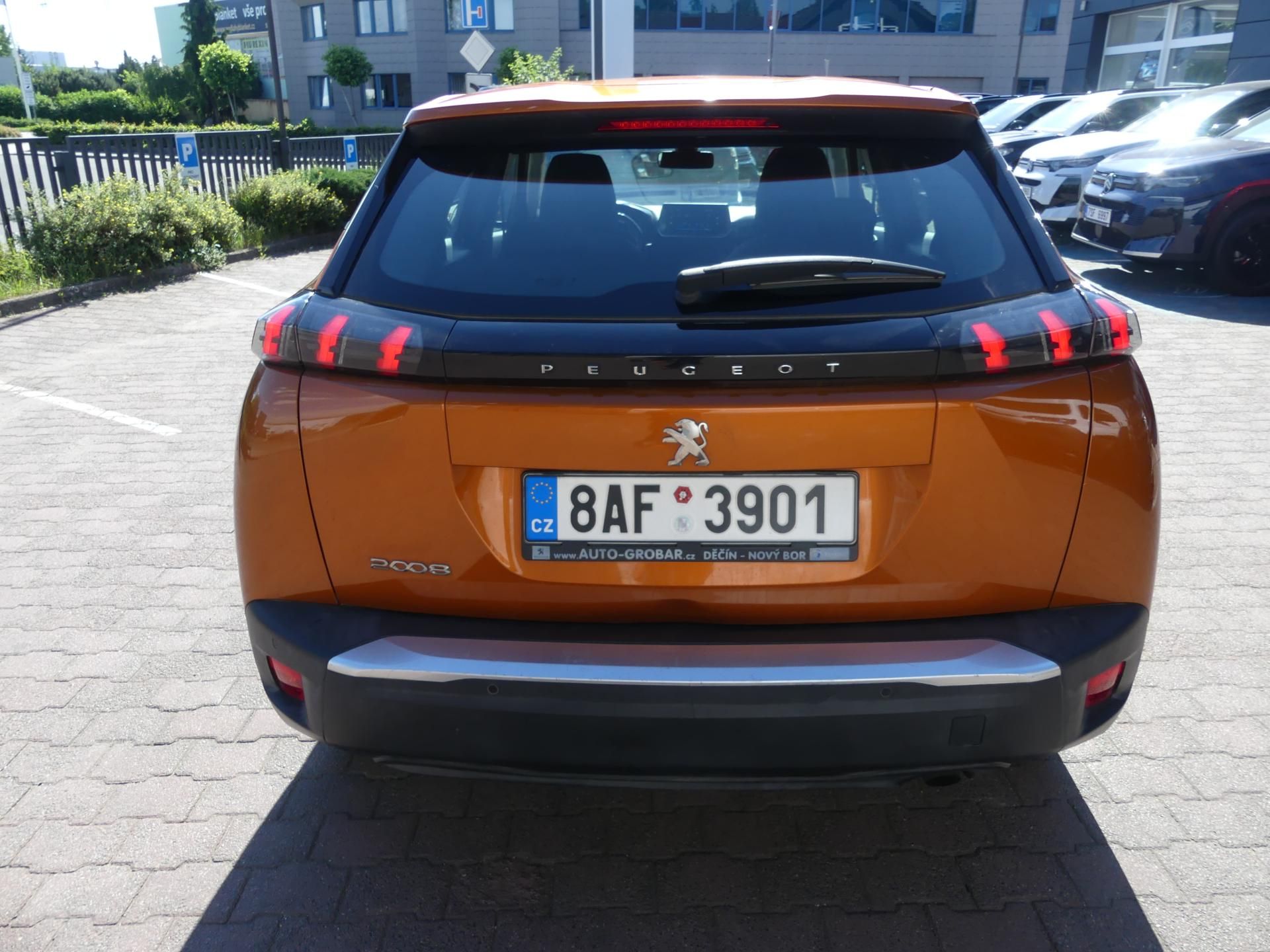 Peugeot 2008, 1,2 PureTech MAN6 - fotka 6
