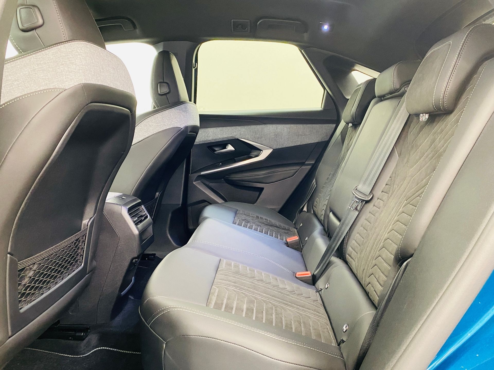 Peugeot 3008, e-DCS6 Hybrid Allure - fotka 6