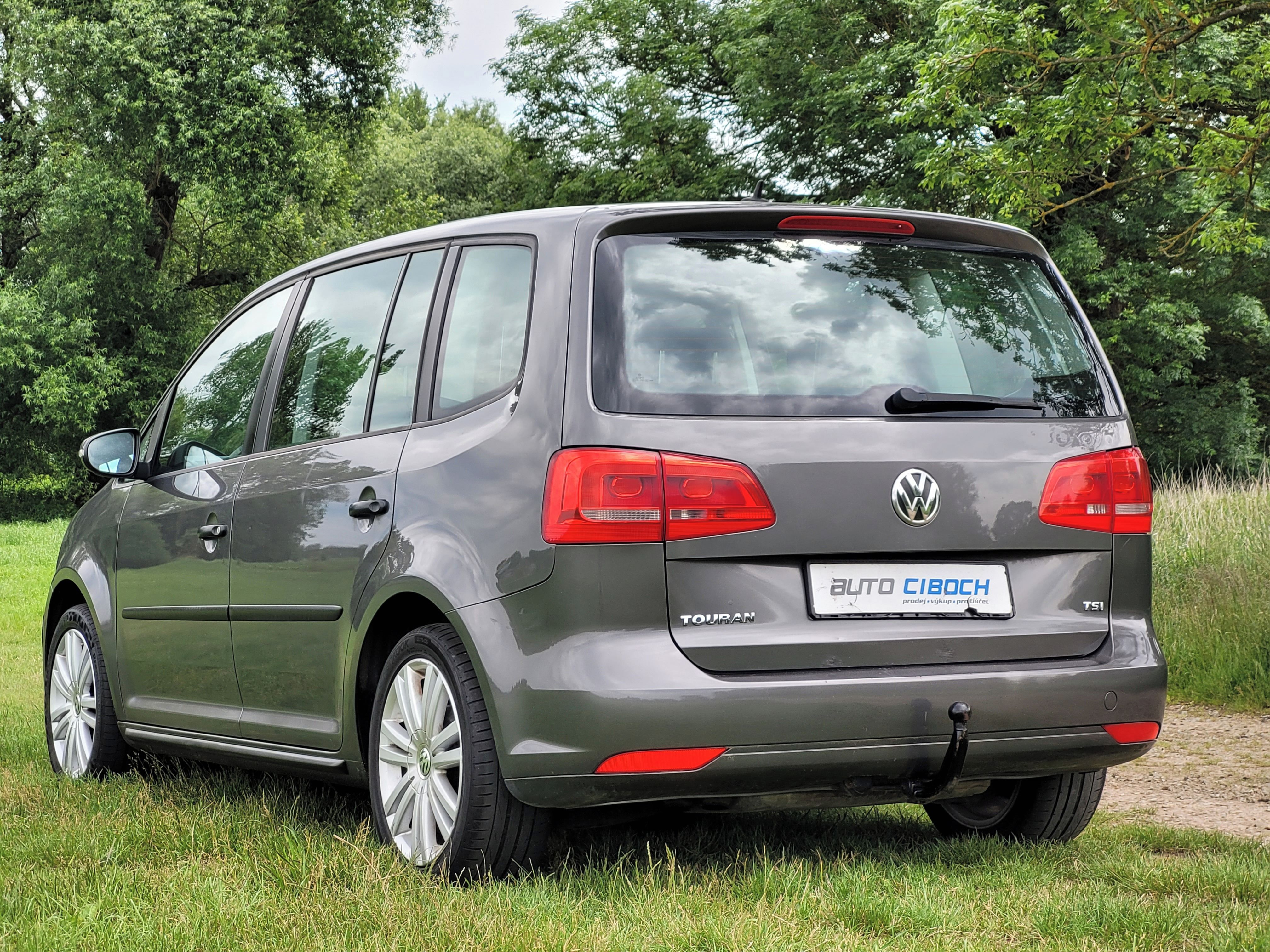 Volkswagen Touran - fotka 2