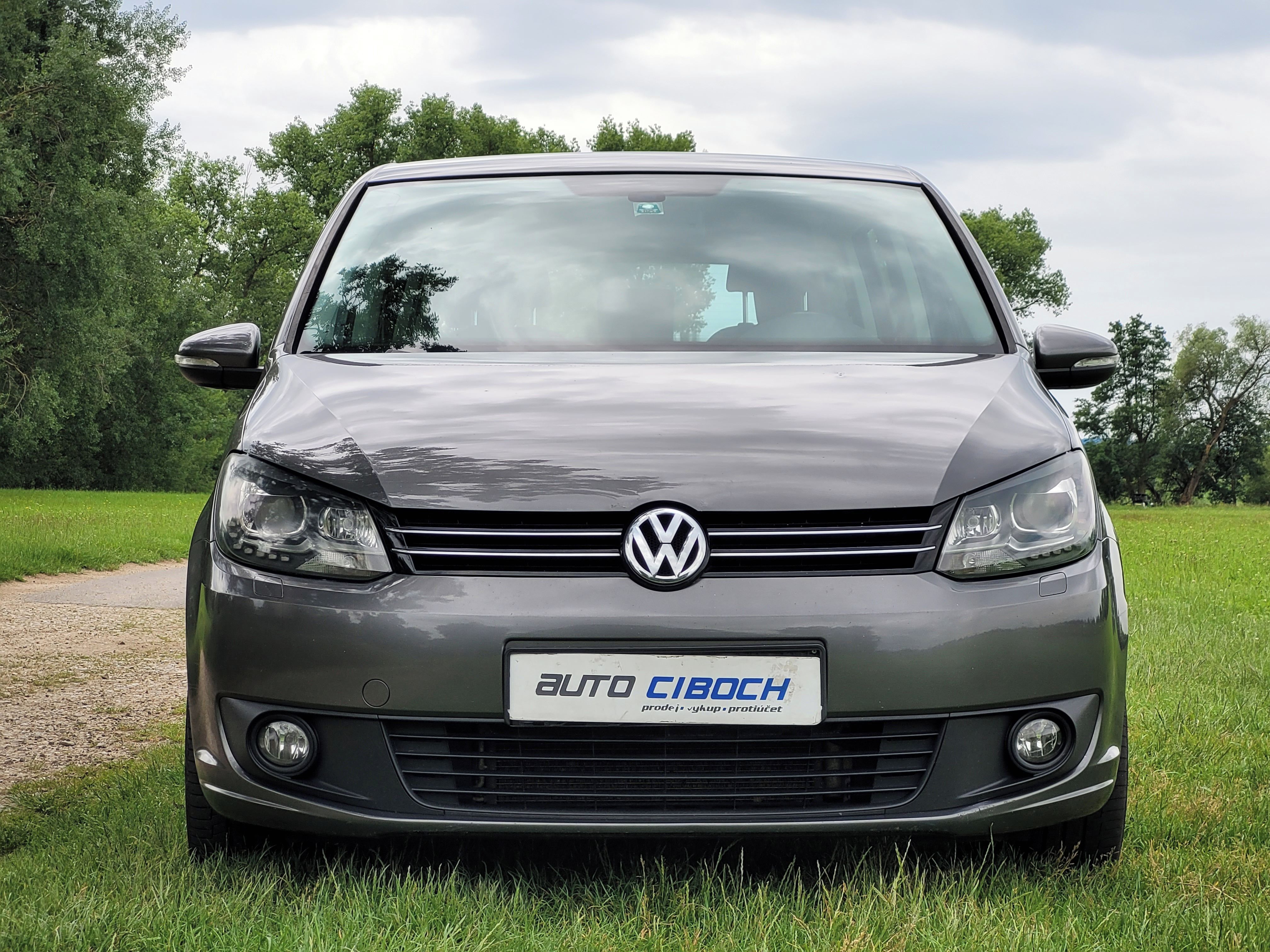Volkswagen Touran - fotka 6