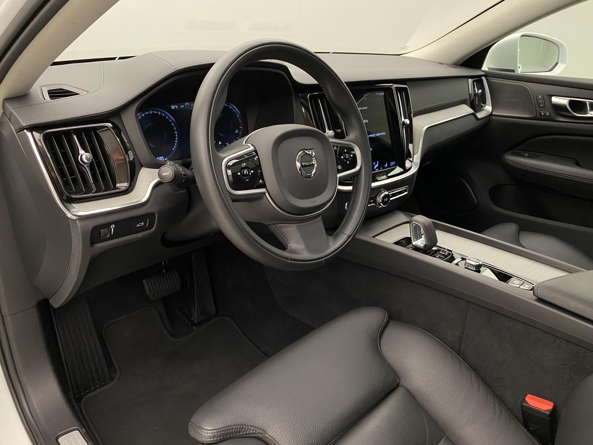 Volvo V60, CC B5 AWD BRIGHT PLUS AUT - fotka 4