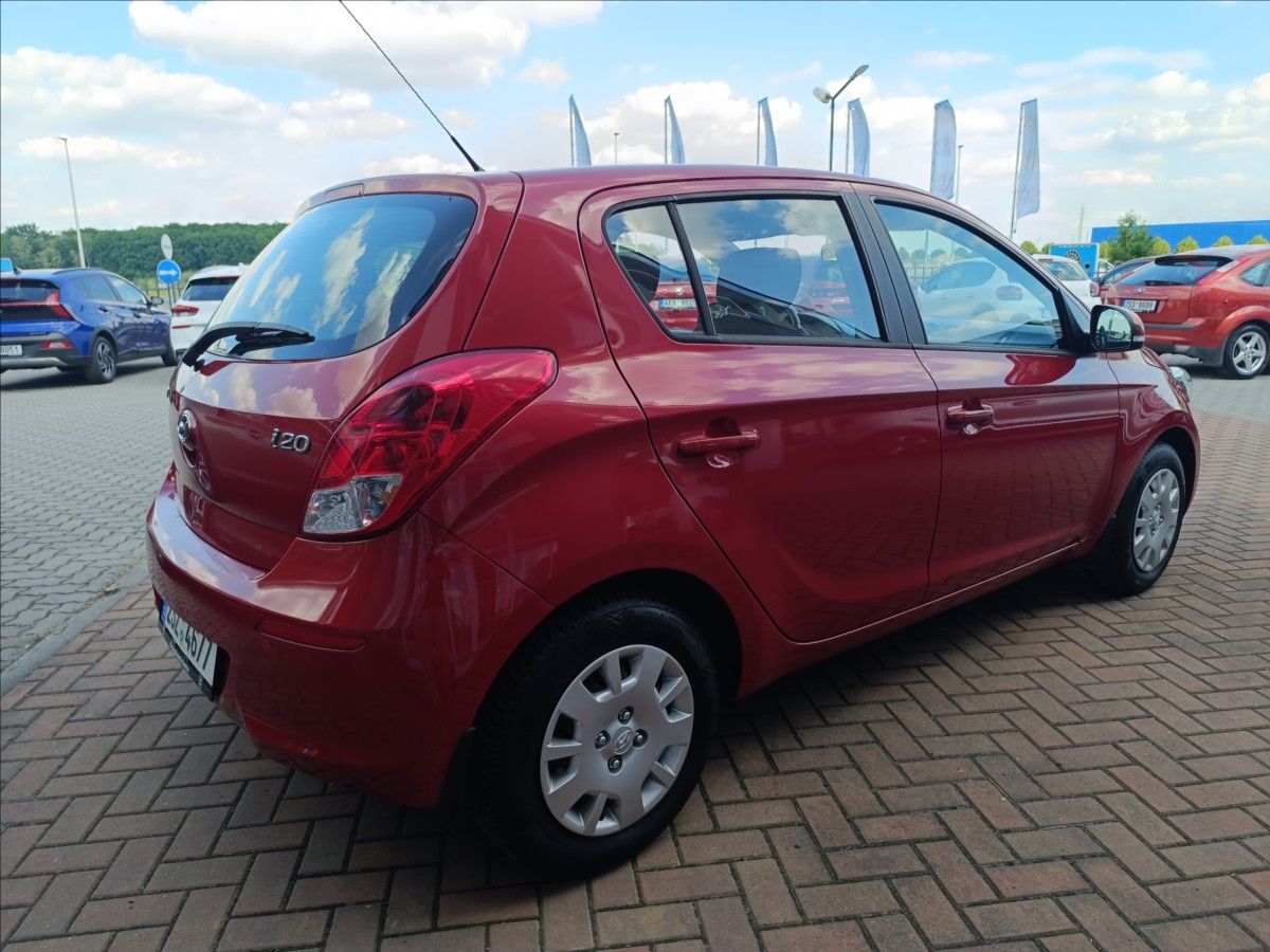 Hyundai i20, 1,2 CVVT Family Space - fotka 6