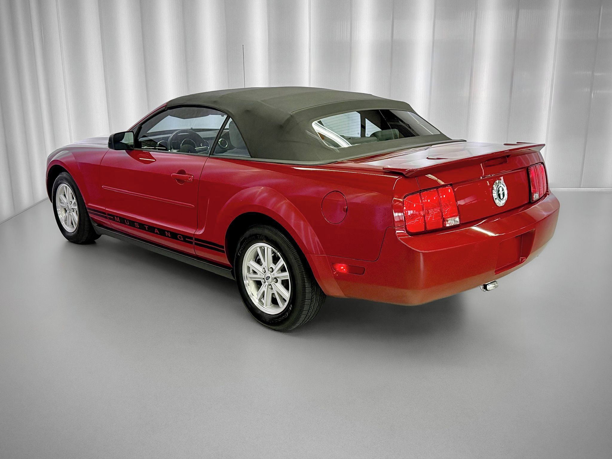 Ford Mustang, 4.0 V6 154 kW AT CABRIO, KLIMA - fotka 6