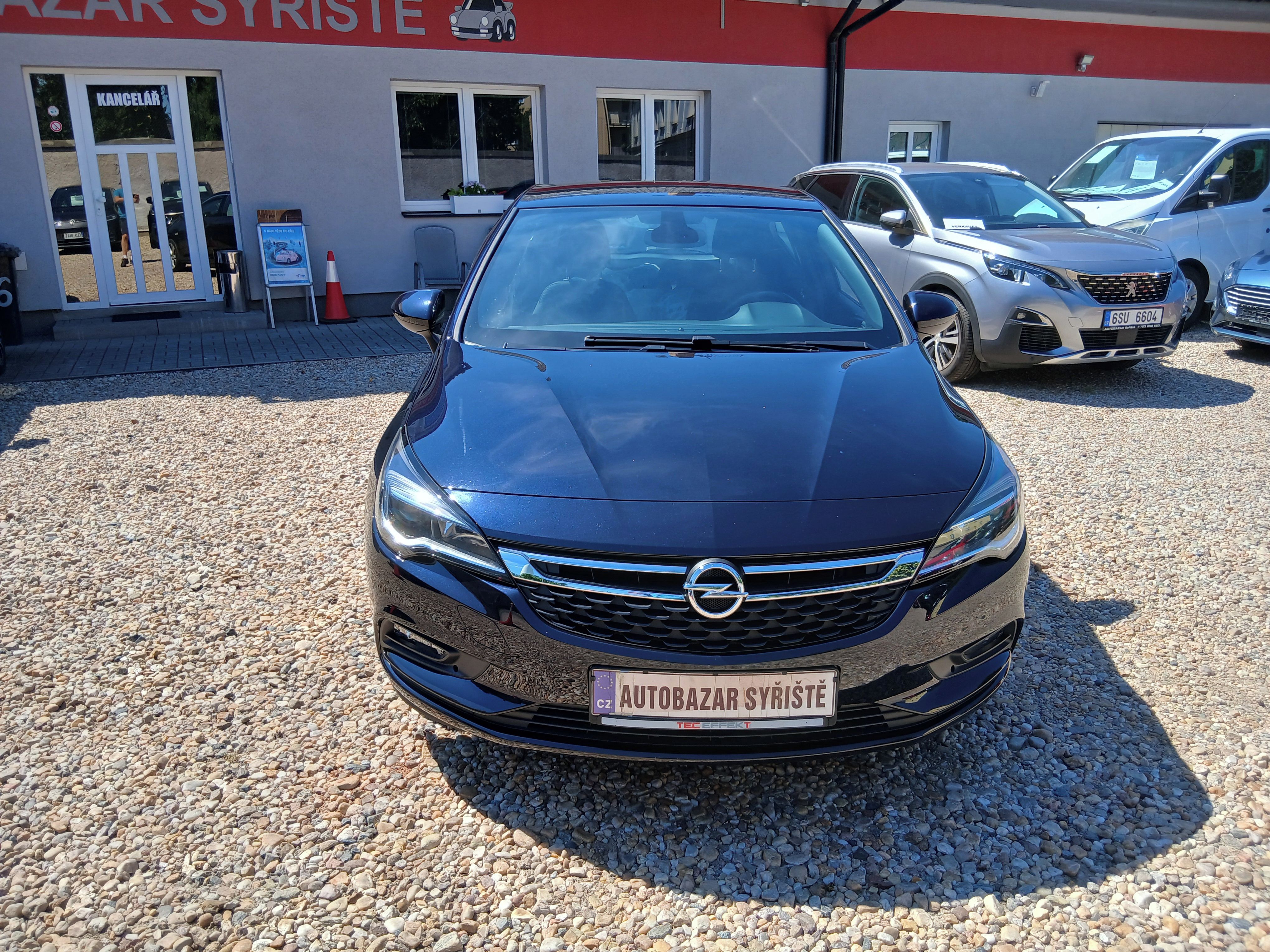 Opel Astra, 1.6CDTi 100KW S.Kniha +Zim.kol - fotka 2