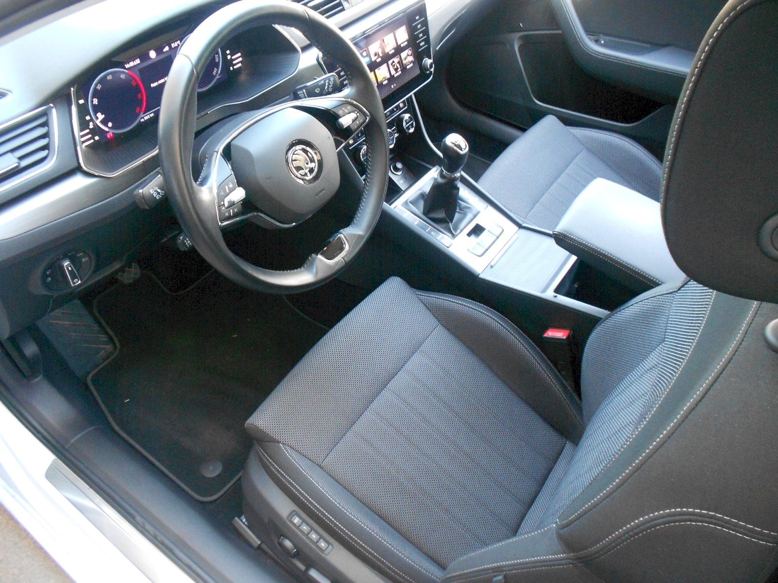 Škoda Superb, Combi III 2.0 TDI - 110 kW, St - fotka 5