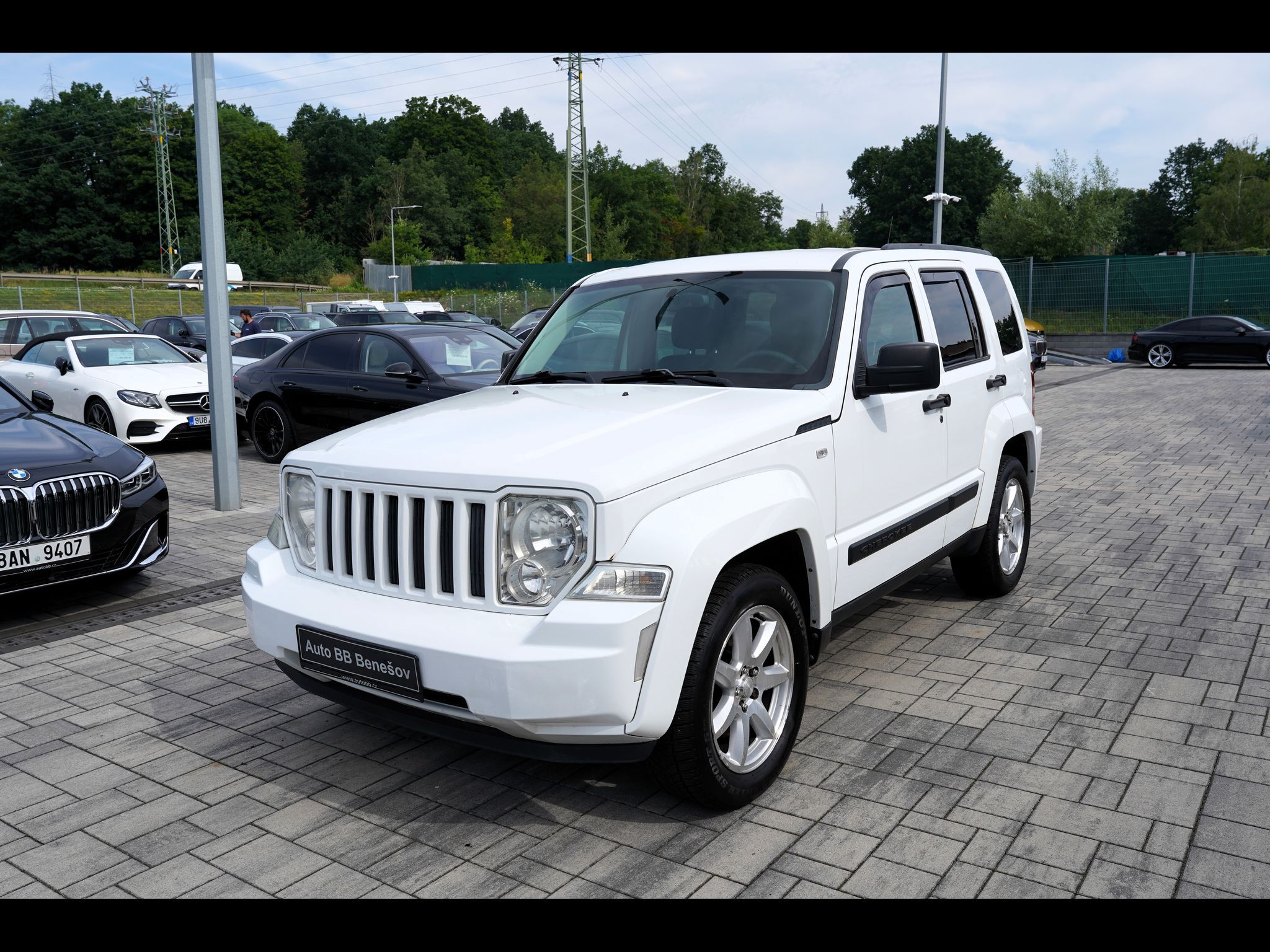 Jeep Cherokee, 2.8 CRD L/automat/tažné/klima/ - fotka 2