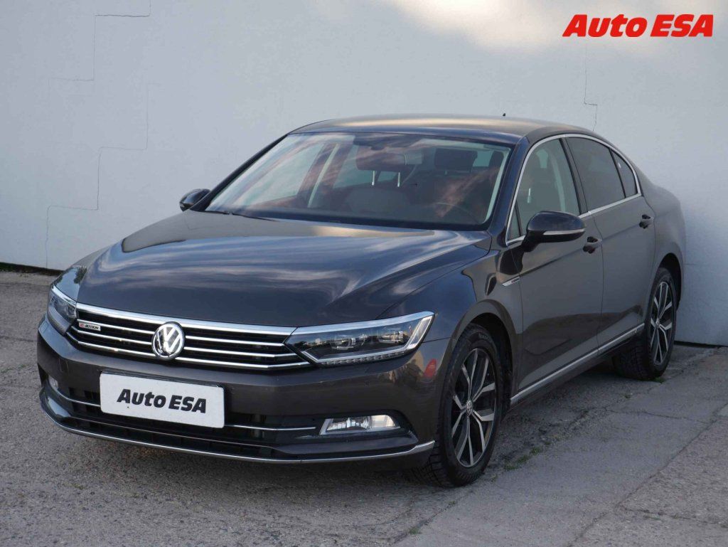 Volkswagen Passat, 2.0 TDi,ČR - fotka 3