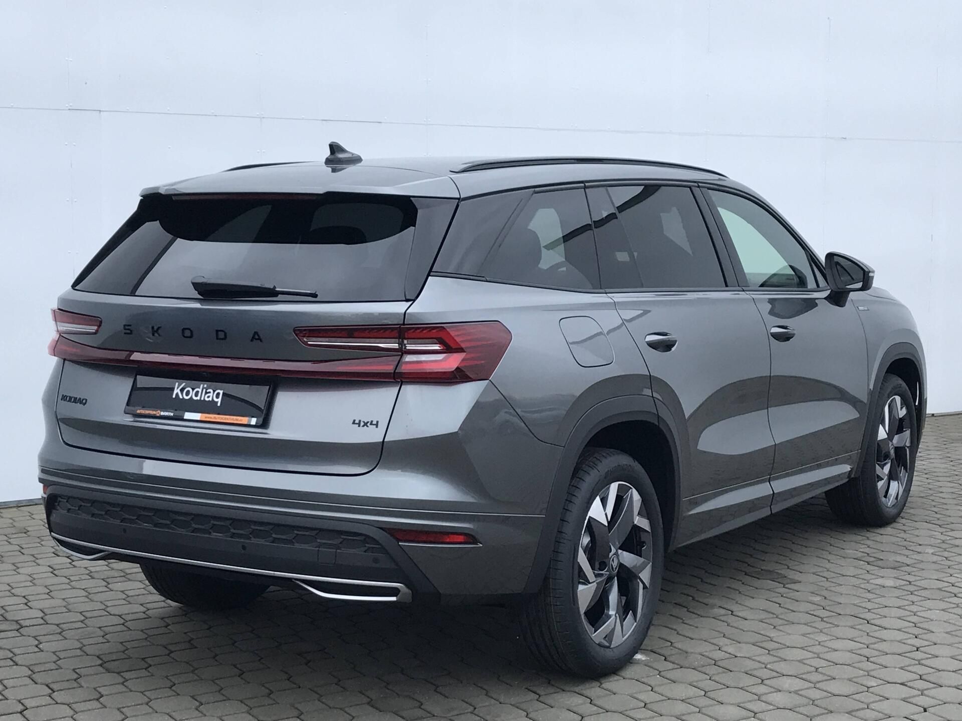 Škoda Kodiaq, Sportline 7DSG 4x4 2,0TDI - fotka 5