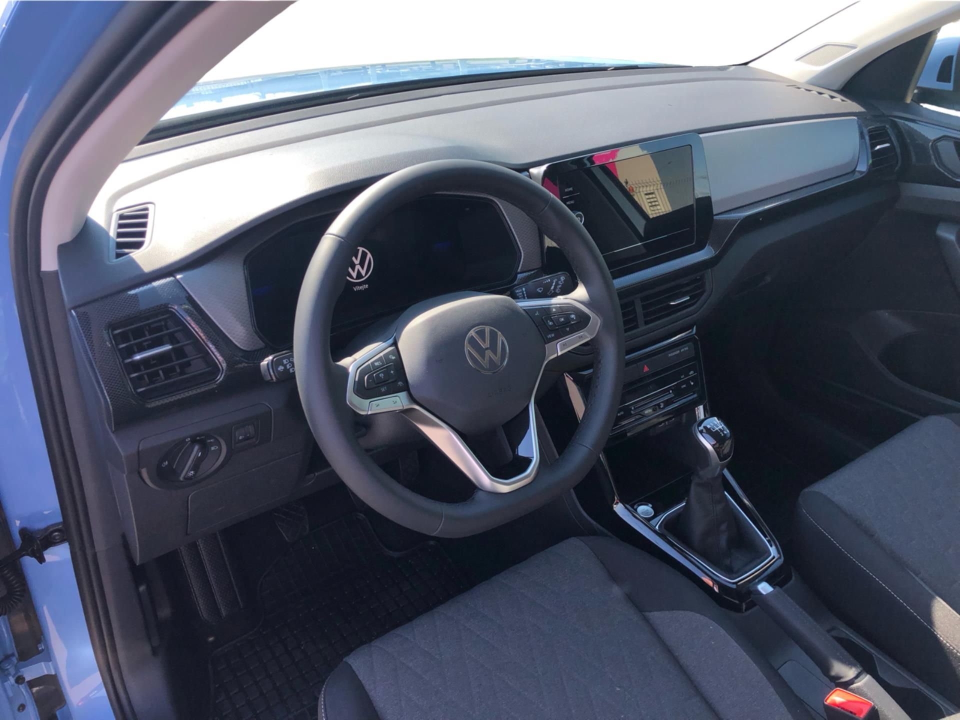 Volkswagen T-Cross, T-Cross Love 1.0 TSI 85 kW 6G - fotka 5