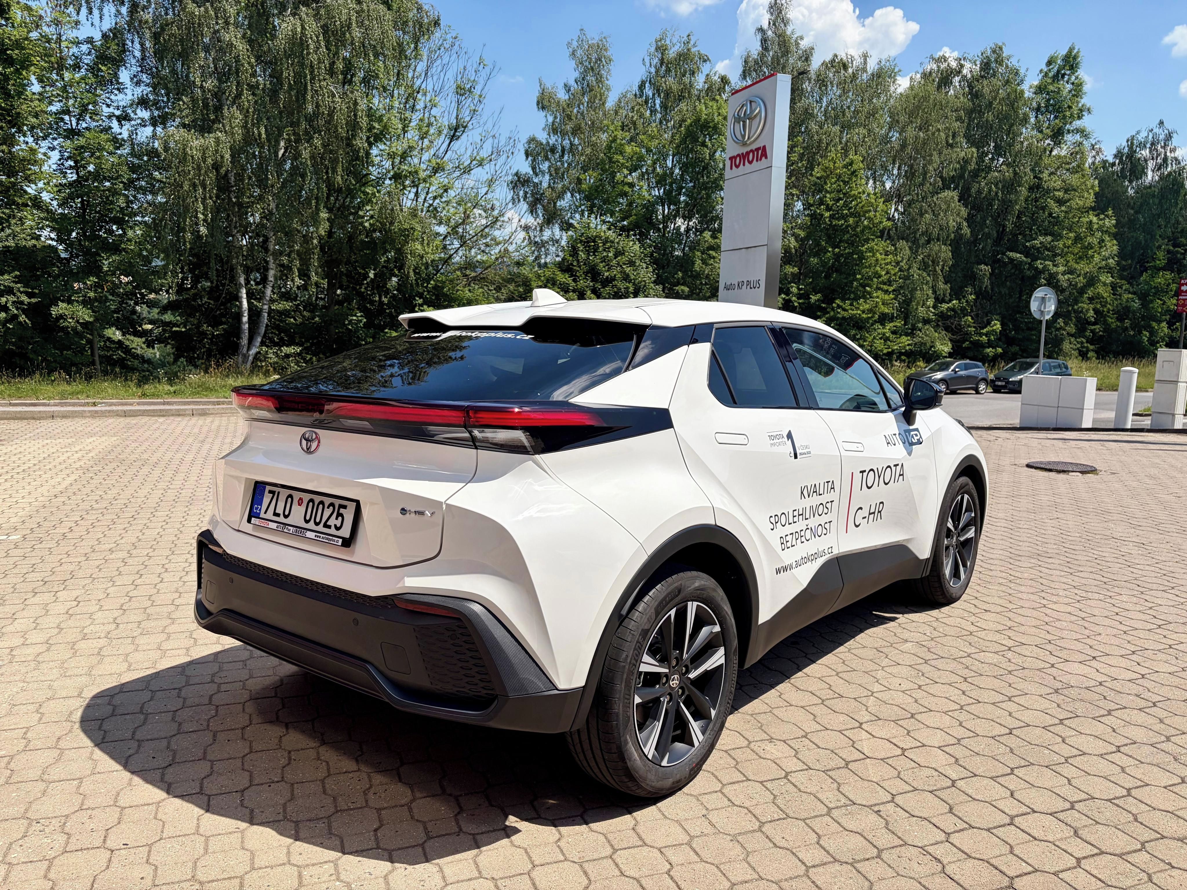 Toyota C-HR, 1,8 HEV 140k Style - fotka 4
