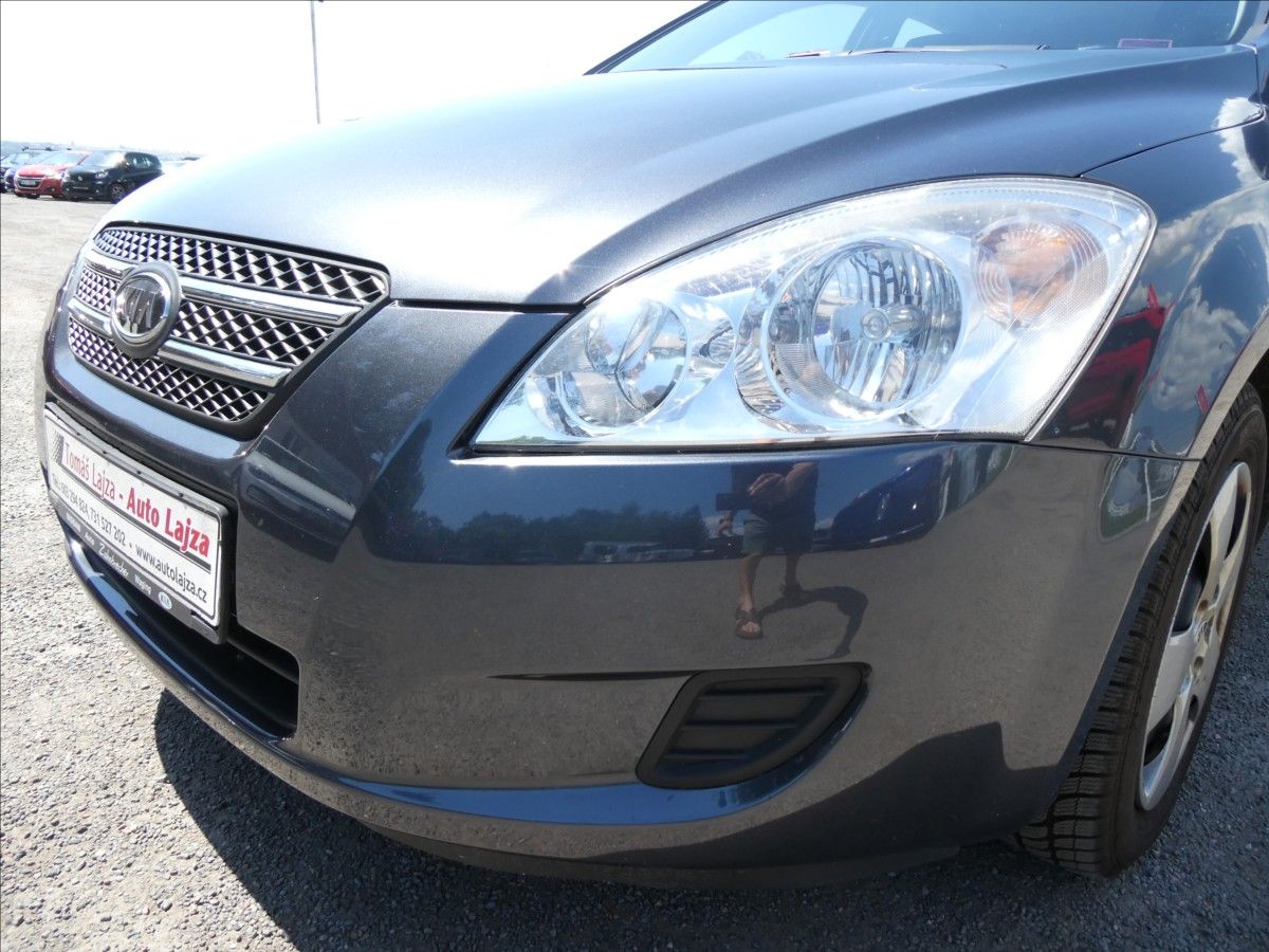 Kia Cee´d, 1,4 i 80kW klima, 1.majitel - fotka 4