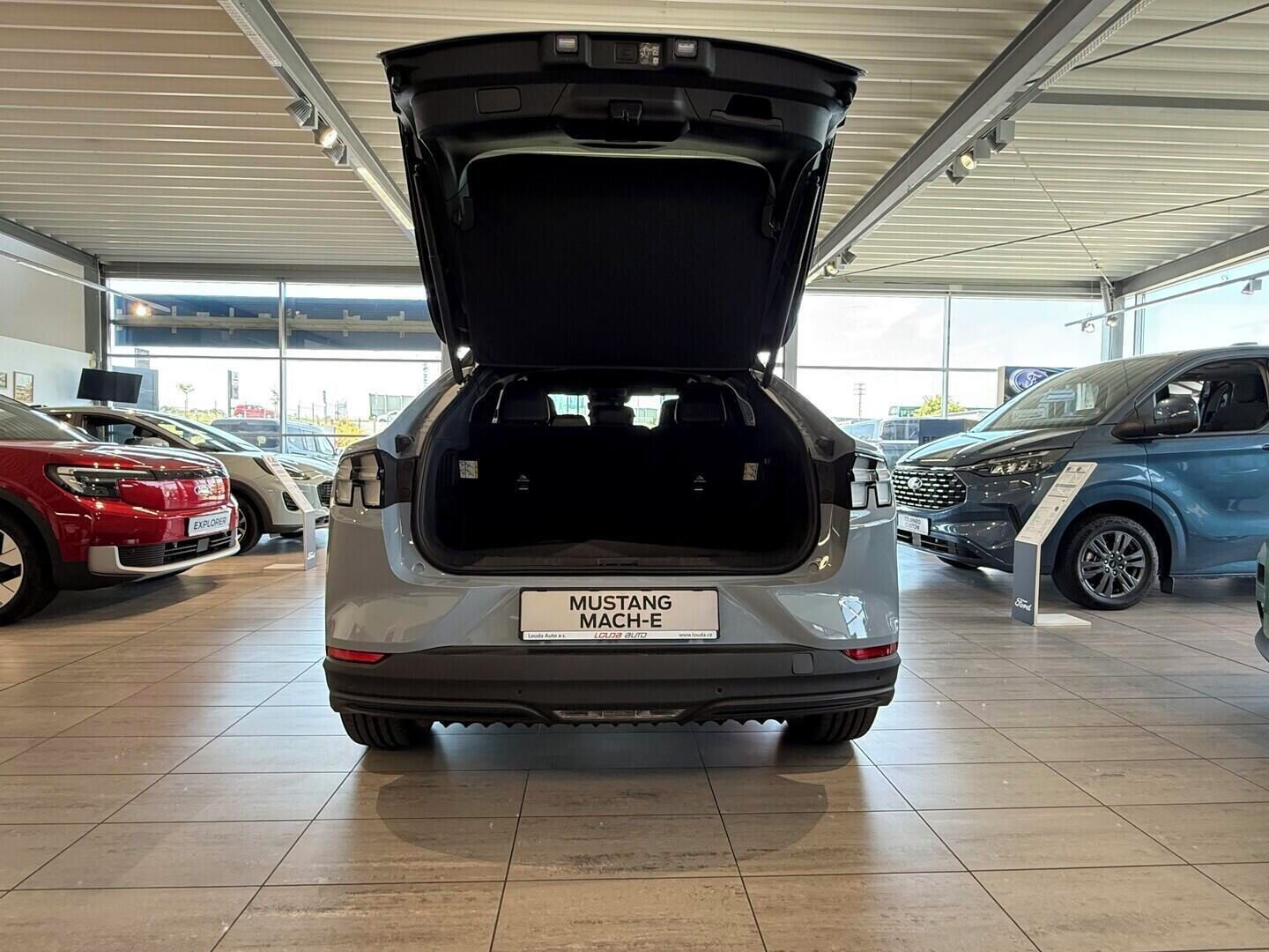 Ford Mustang, 88 kWh, PRODLOUŽENÝ DOJEZD 203 - fotka 4