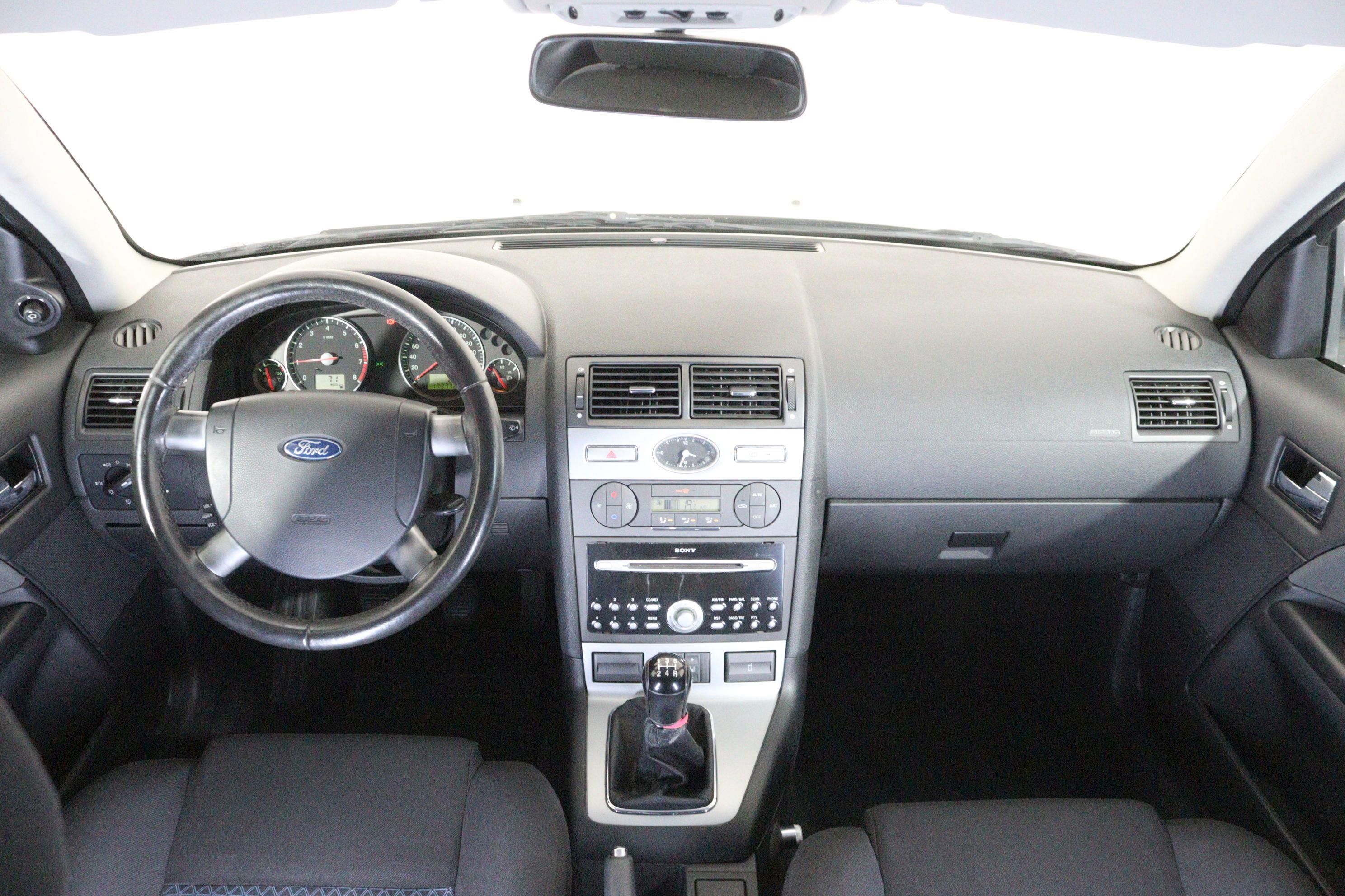 Ford Mondeo, 2.0i 107kw - fotka 5