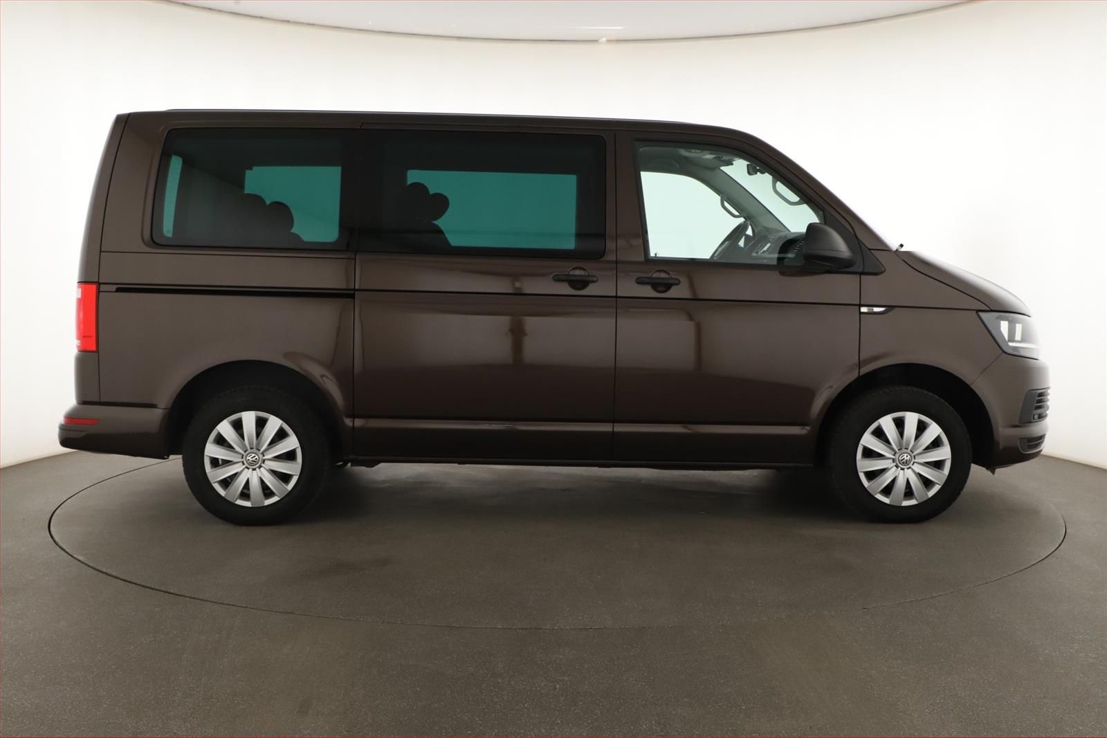 Volkswagen Multivan, 2.0 TDI, Klima, Tempomat, Navi - fotka 6