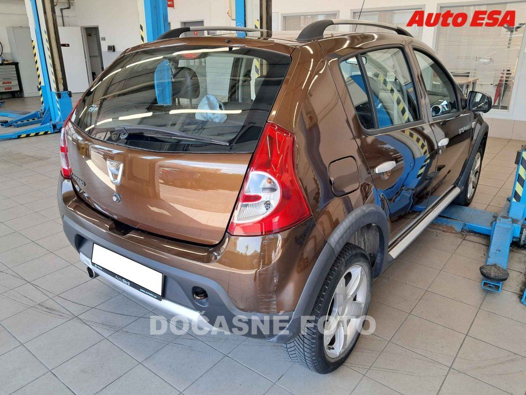 Dacia Sandero, 1.6i - fotka 2