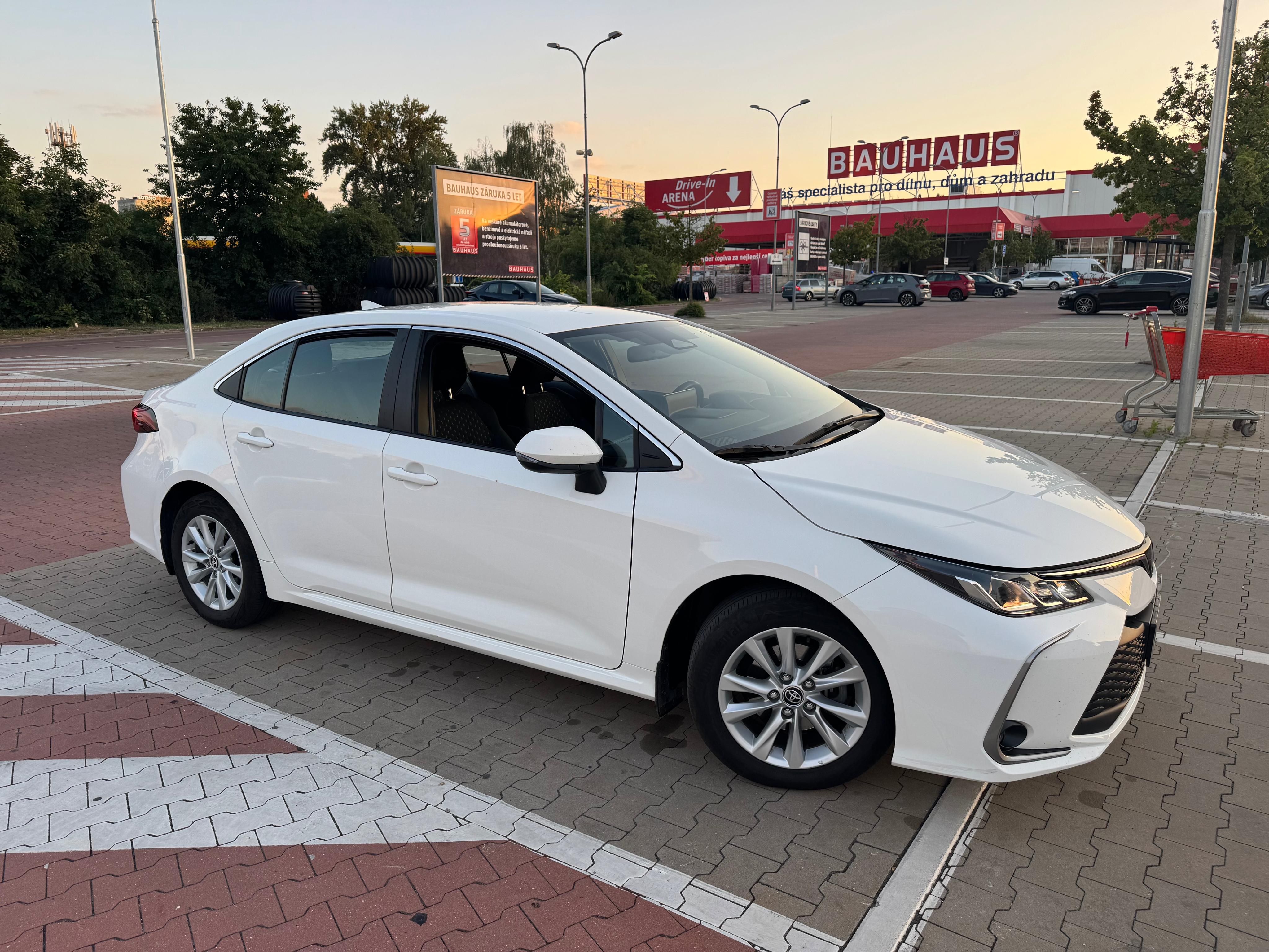 Toyota Corolla, Toyota corolla hybrid comfort - fotka 3