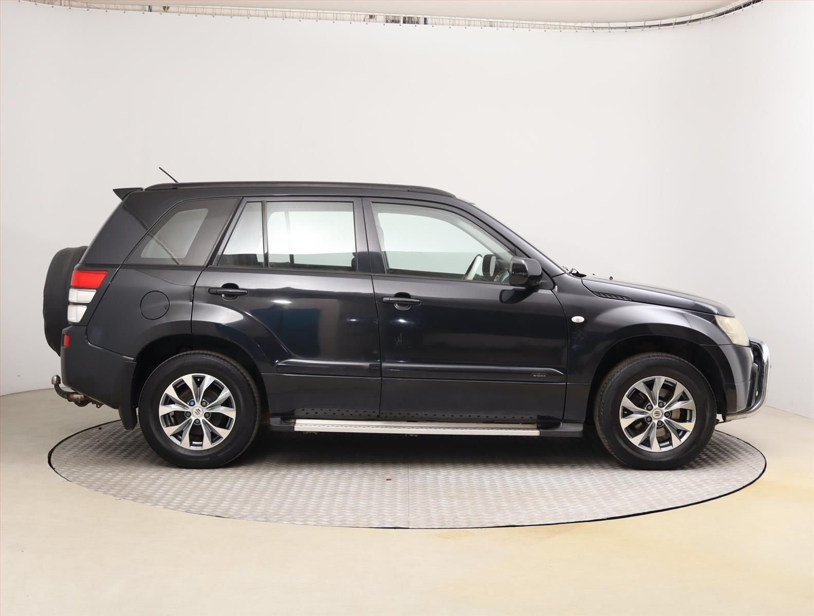 Suzuki Grand Vitara, 2.0, 4X4, Park. senzory - fotka 6