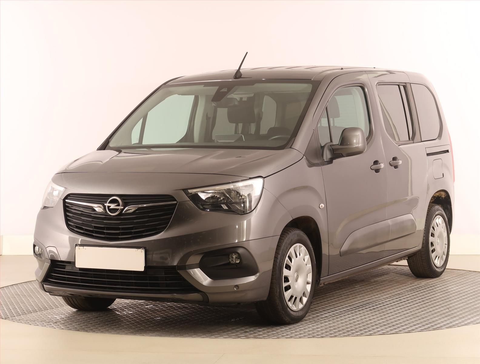 Opel Combo, 1.2 Turbo, Enjoy, 7Míst, Klima - fotka 2