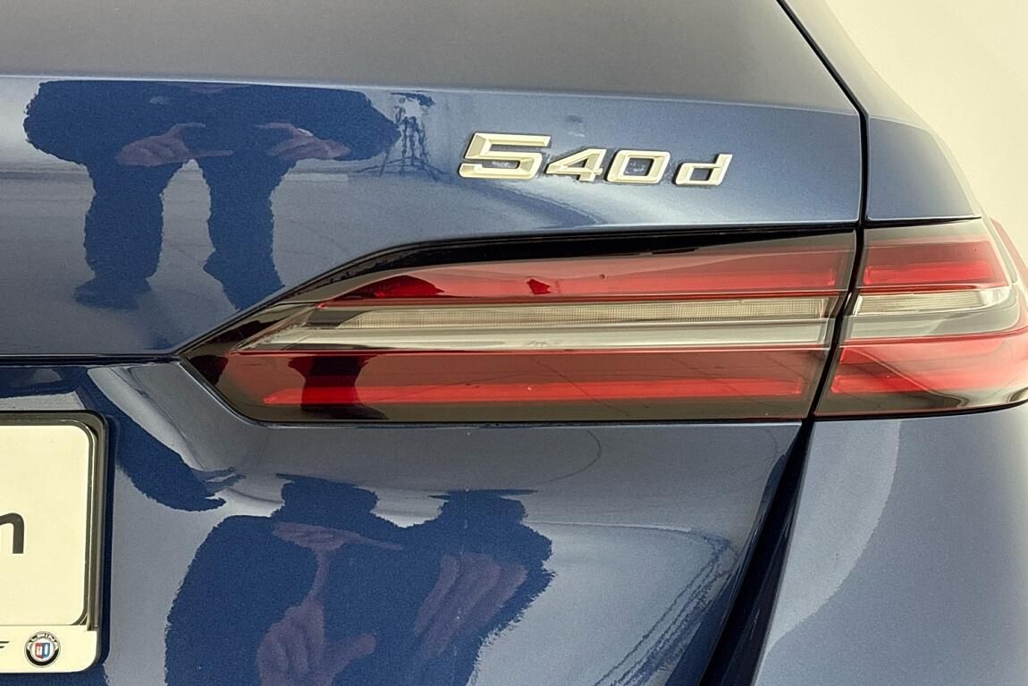 BMW Řada 5, 540d xDrive Touring - fotka 4