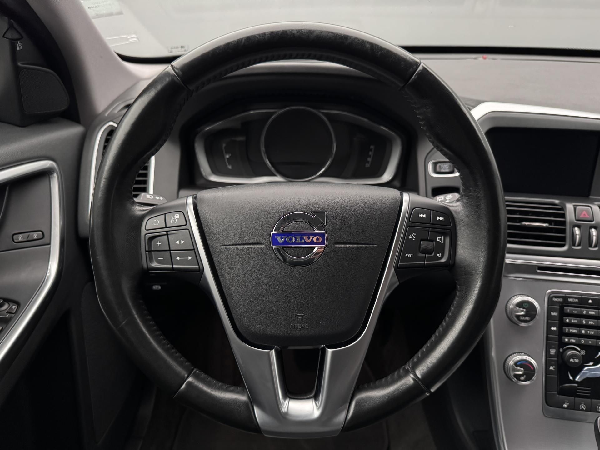 Volvo XC60, D4 AWD SUMMUM AUT - fotka 3