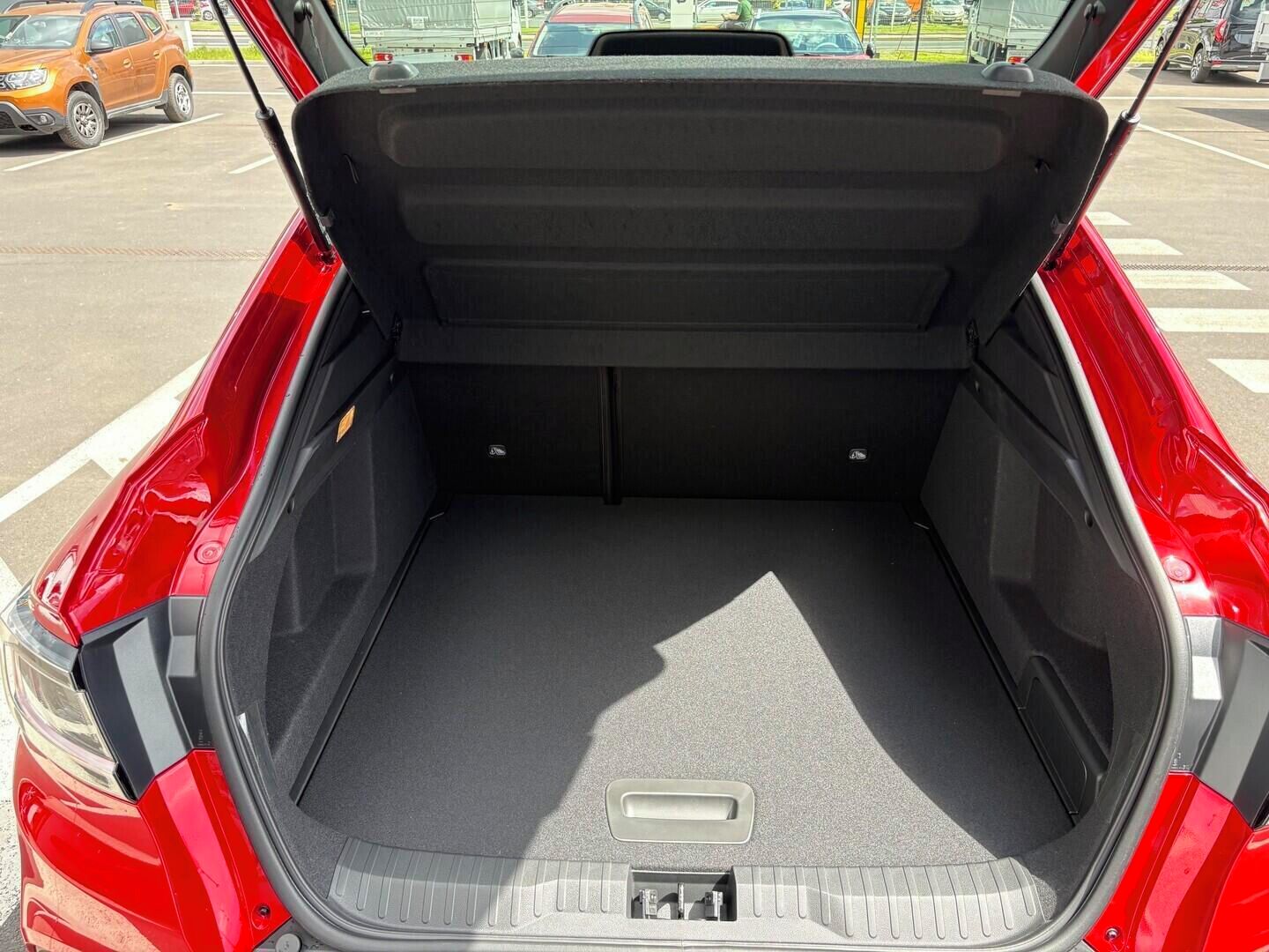 Renault Arkana, Techno E-Tech 145 1.6 105 kW - fotka 6