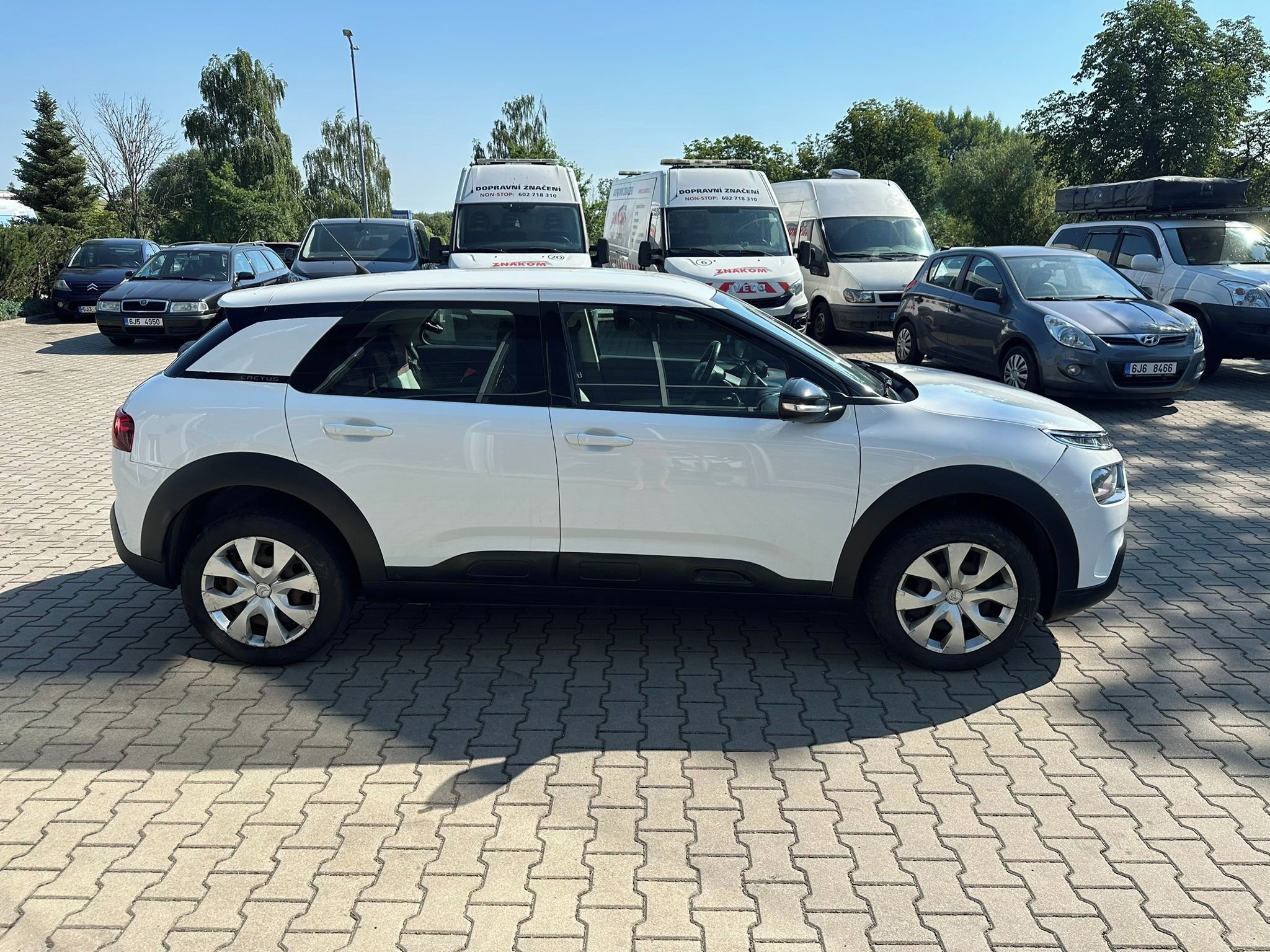 Citroën C4 Cactus, 1,2i 81kW - fotka 6