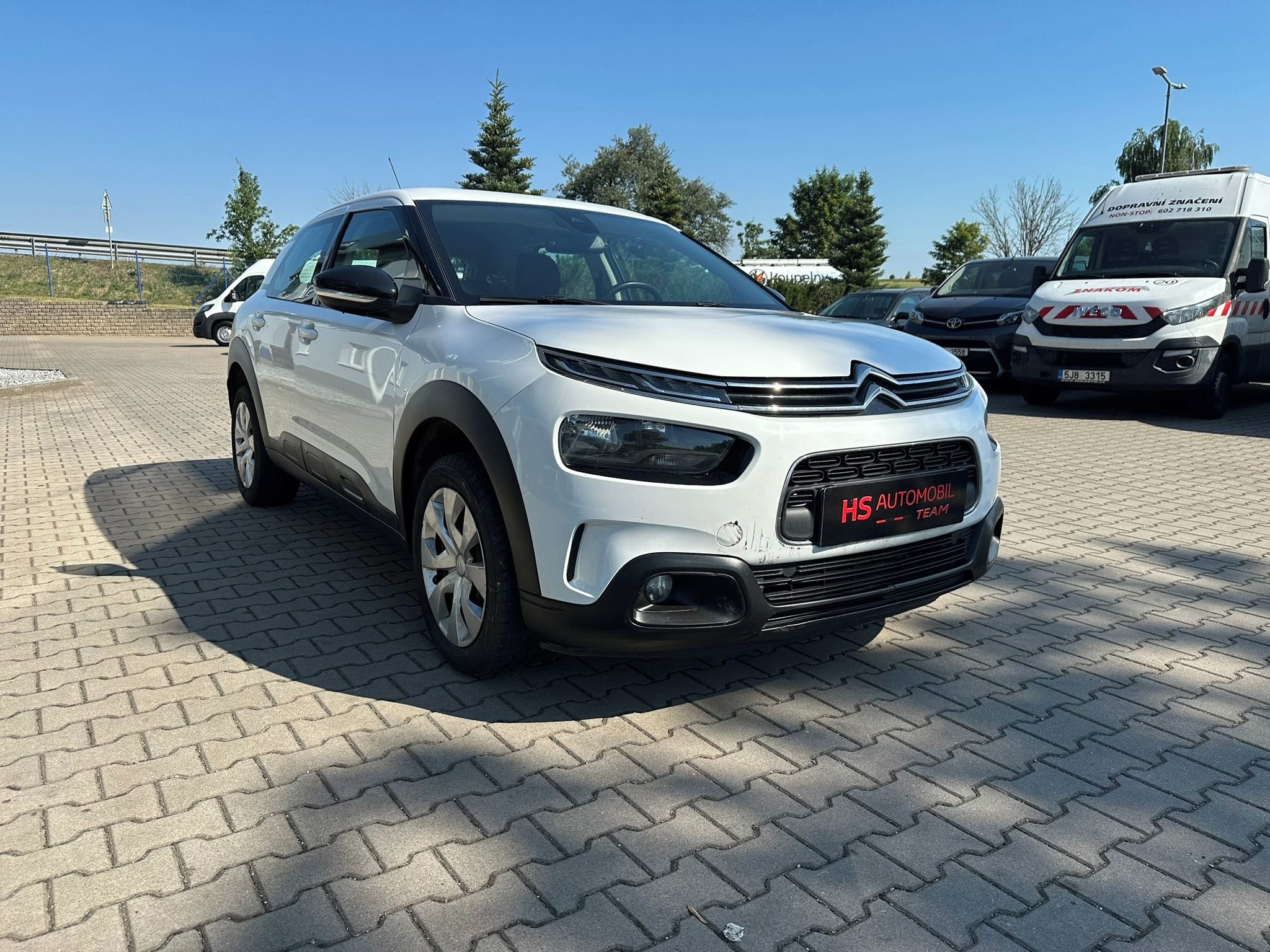 Citroën C4 Cactus, 1,2i 81kW - fotka 4