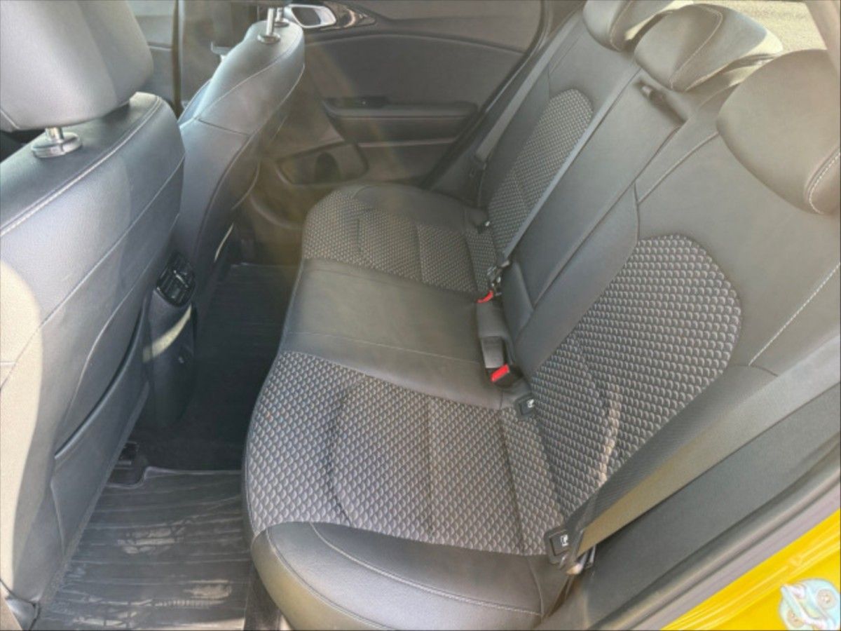 Kia XCee´d, 1,5 T-GDI Top AT - fotka 6