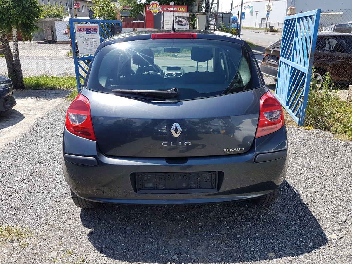 Renault Clio, 1.2i 55KW KLIMA - fotka 5