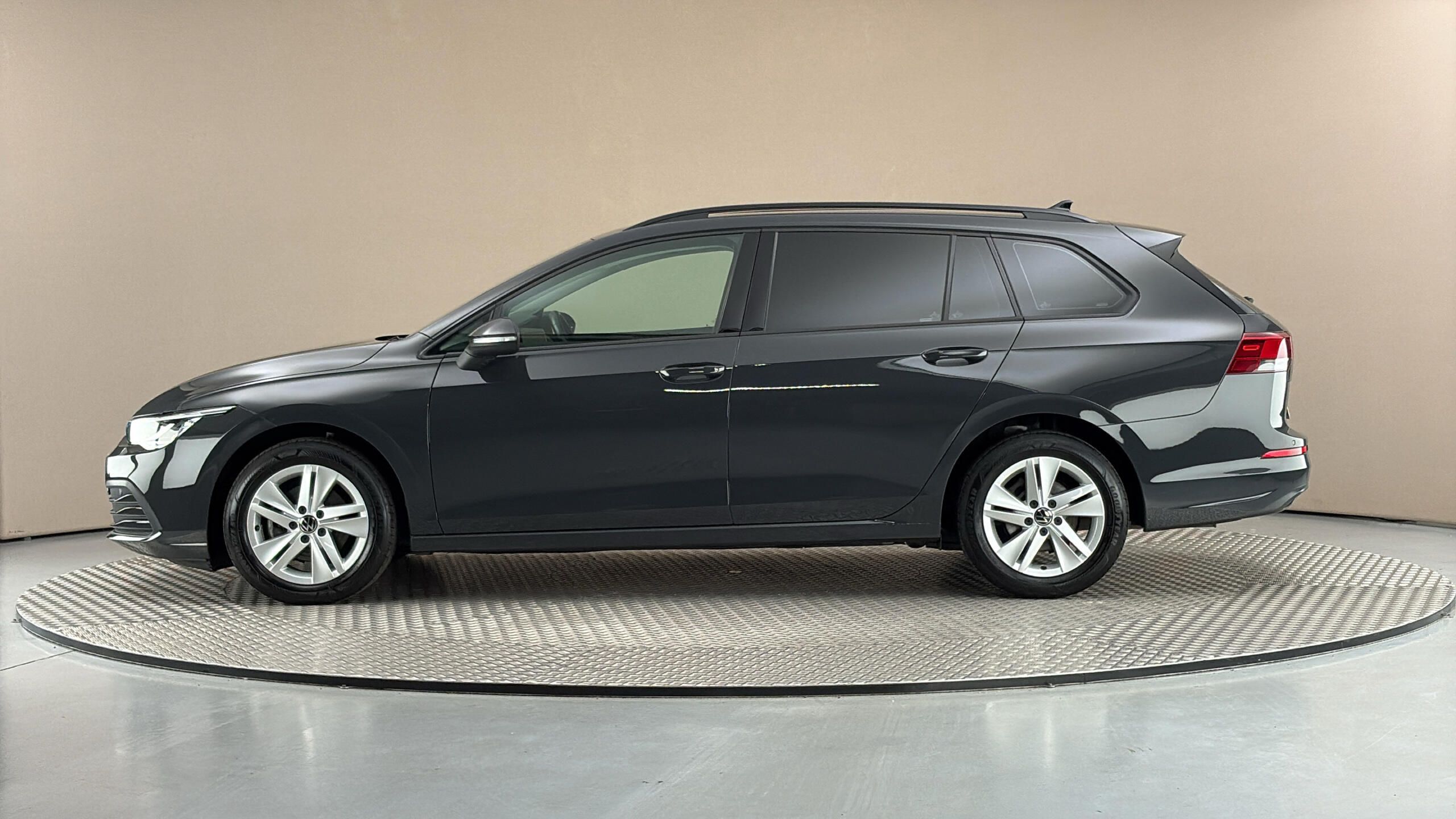 Volkswagen Golf, 1.5 TSI Life Variant - fotka 4