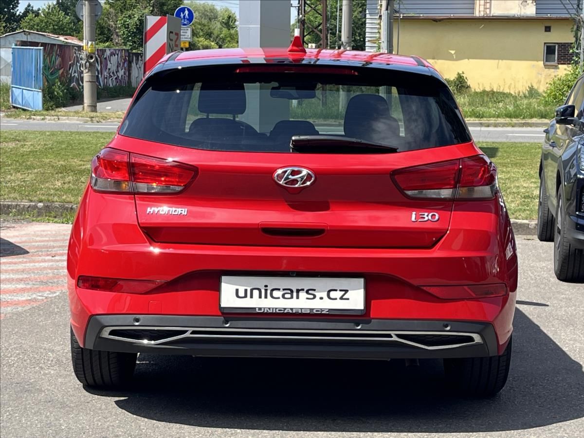 Hyundai i30, 1,5 GDI  SMART NAVI 1maj ČR - fotka 6