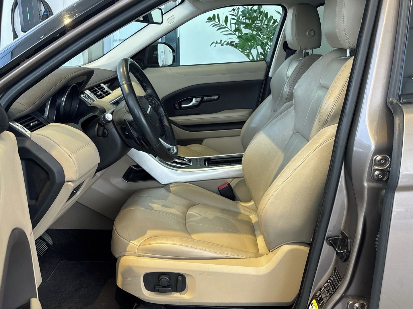 Land Rover Range Rover Evoque, SE 2.0TD4 - fotka 6