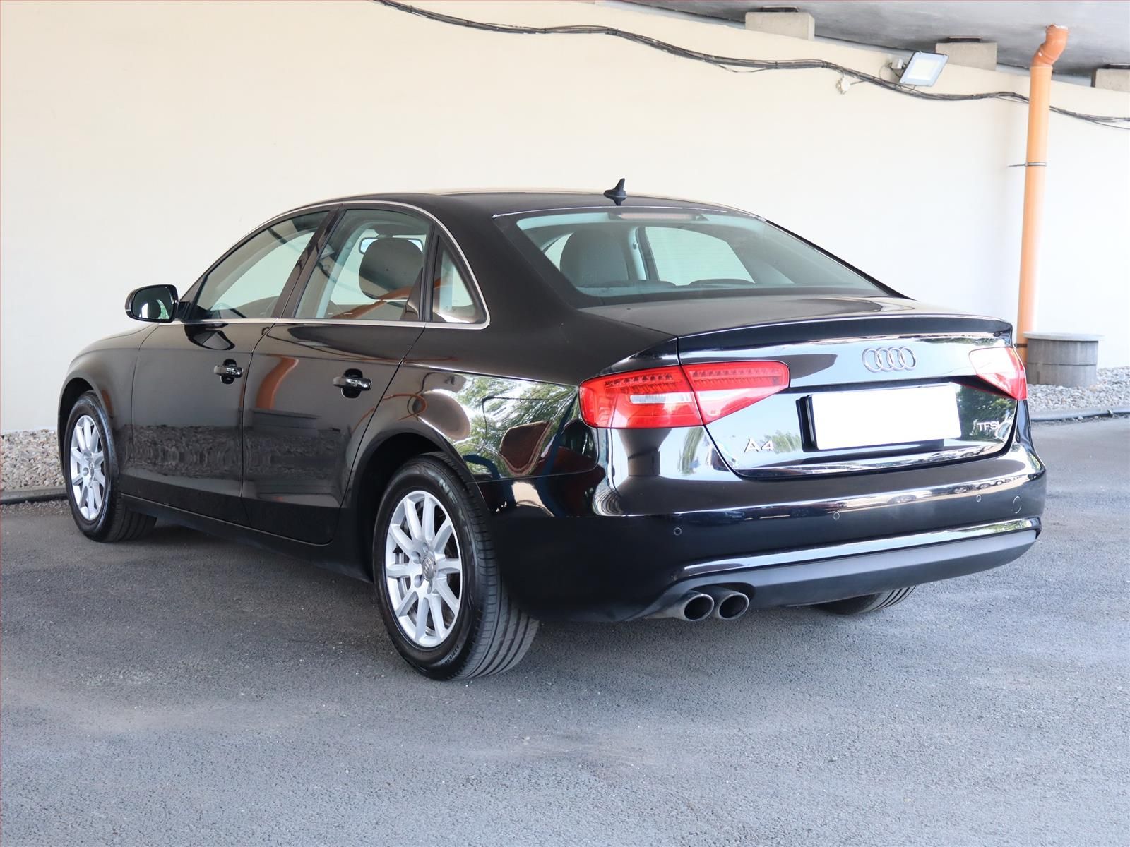 Audi A4, 1.8 TFSI, ČR,1.maj - fotka 4