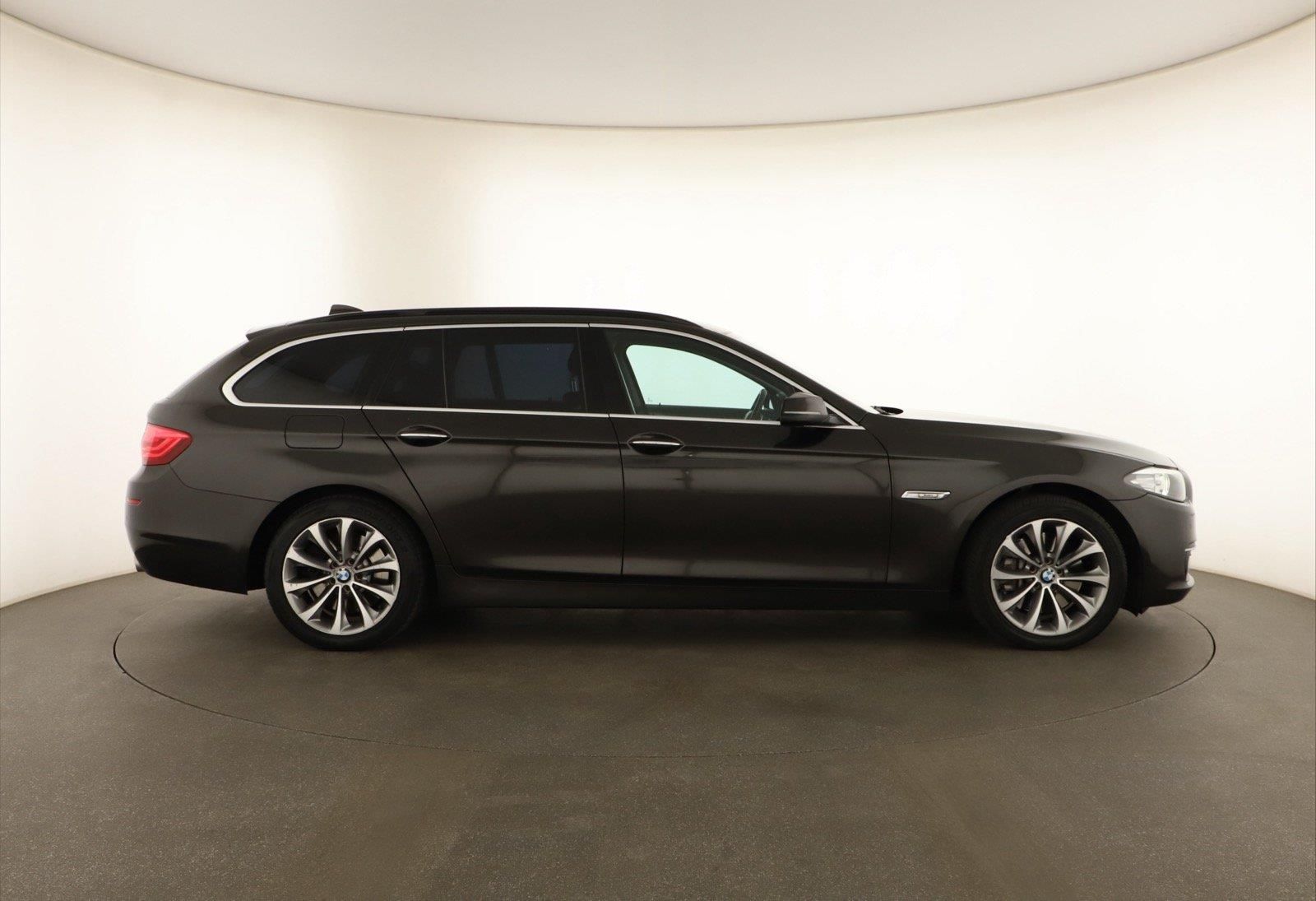 BMW Řada 5, 535d xDrive, 4X4, Automat - fotka 6