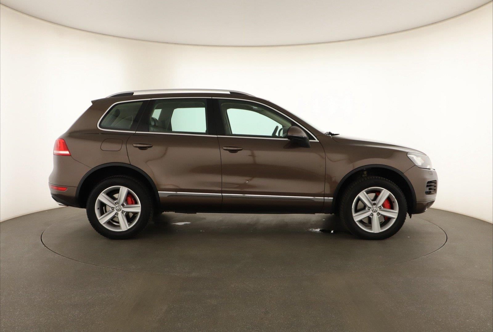 Volkswagen Touareg, 4.2 V8 TDi, 4X4, Automat - fotka 6