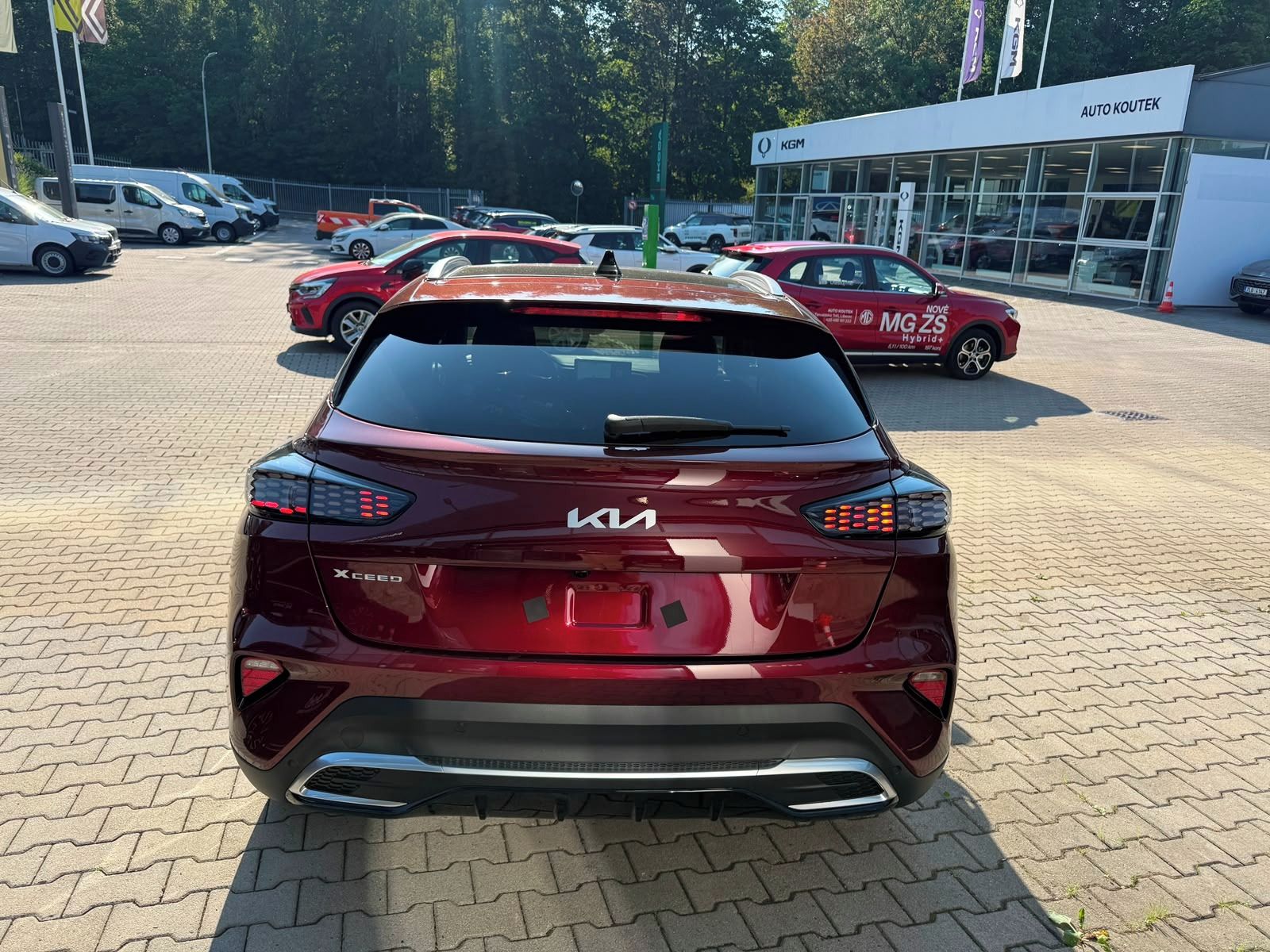 Kia XCee´d, 1,6 T-GDi 7DCT S.E PANORAMA - fotka 6
