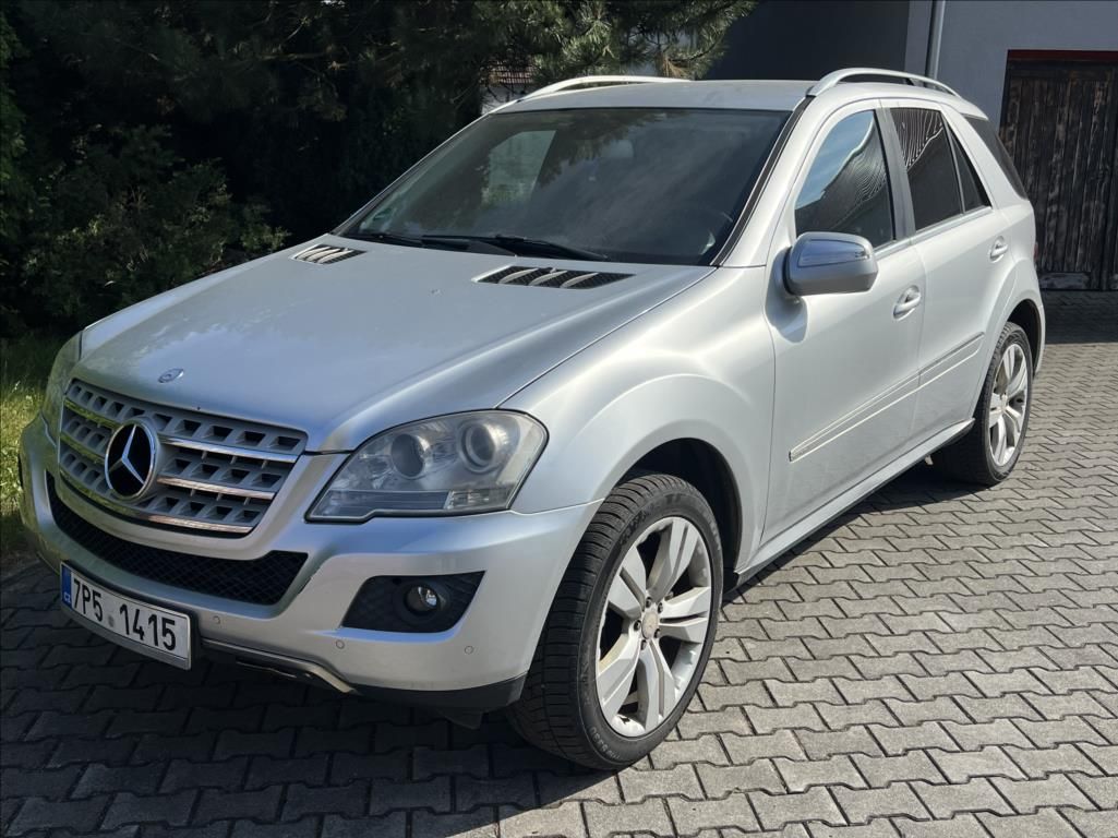 Mercedes-Benz Třídy M, 320 CDI 4MATIC 7G-TRONIC - fotka 2
