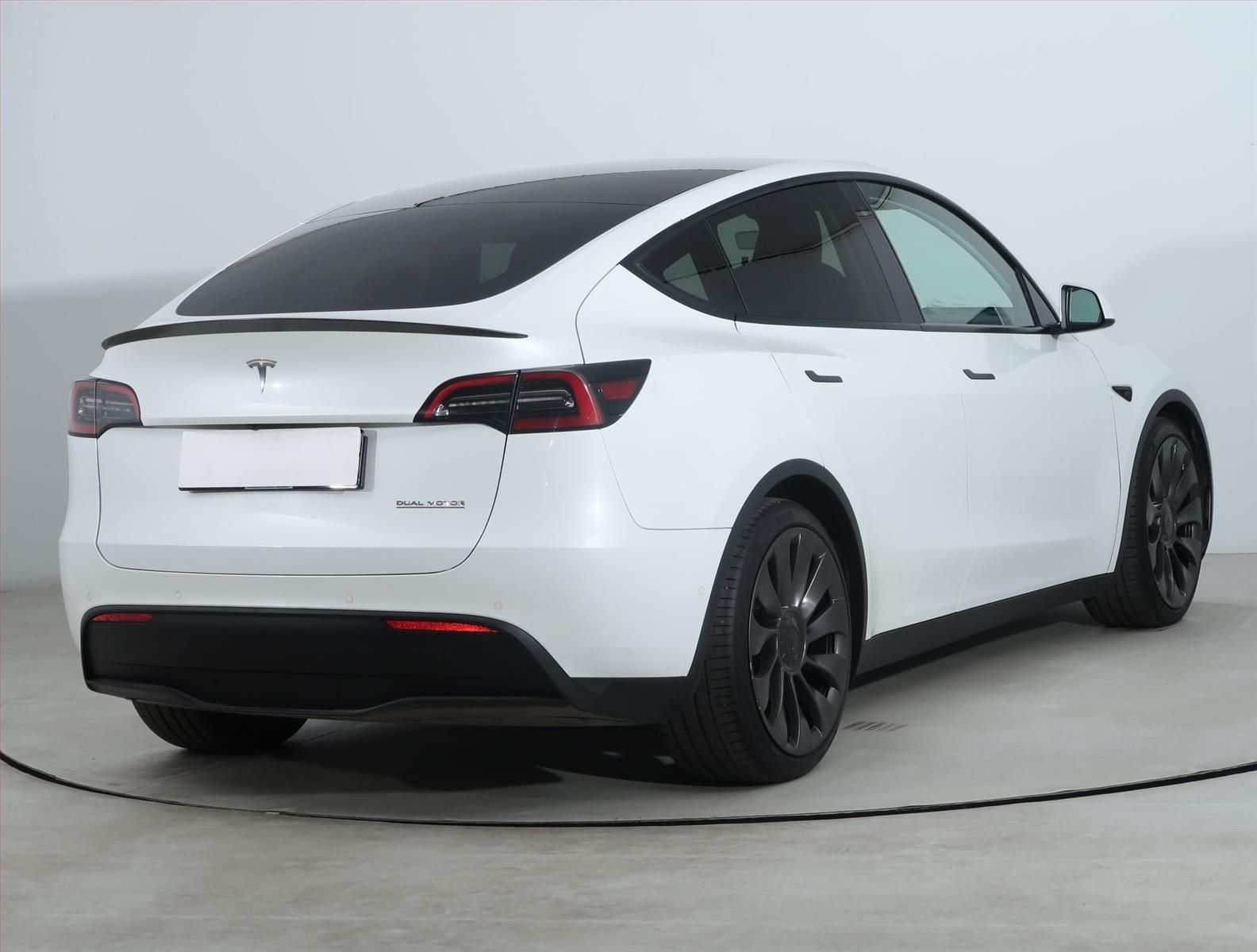 Tesla Model Y, Performance 79kWh, SoH 92% - fotka 5