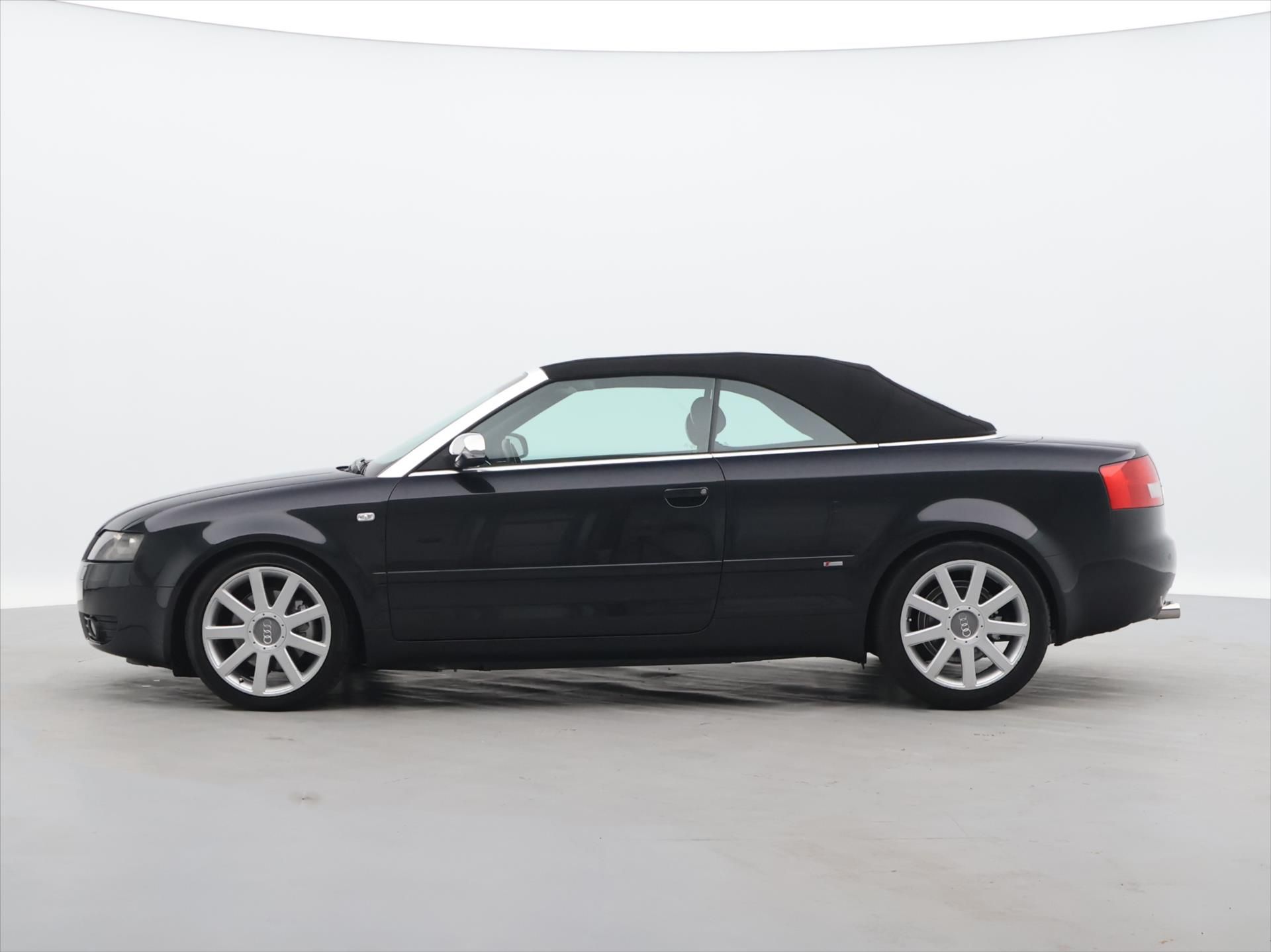 Audi A4, 2,5 TDI  120kW MAN Cabriolet - fotka 4