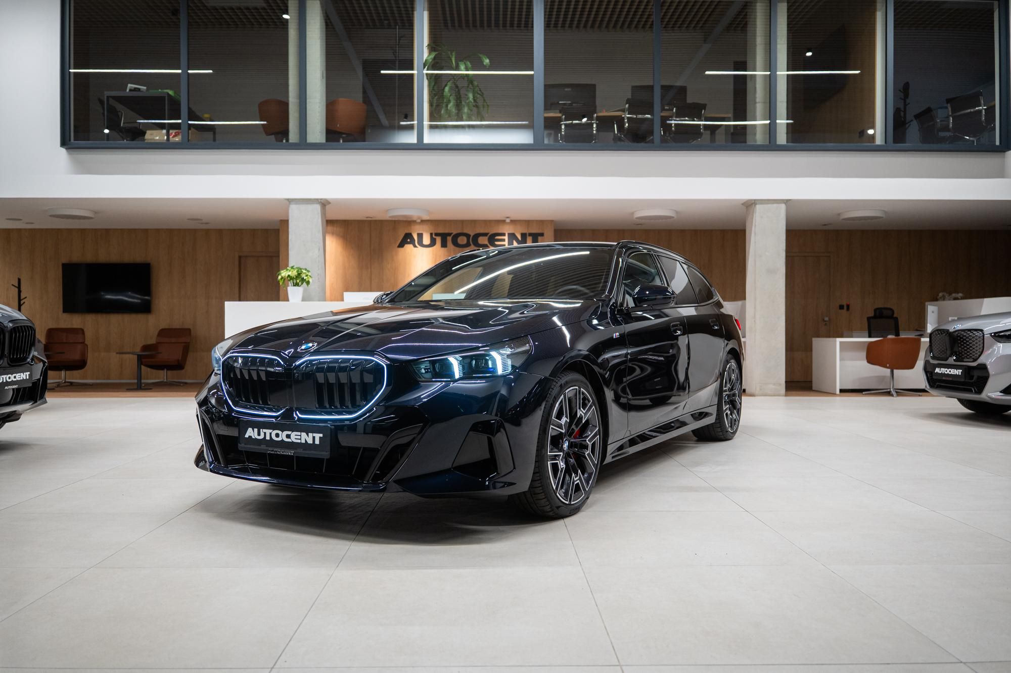 BMW Řada 5, 540xd M-SPORT NEZÁVISLÉ PANO - fotka 3
