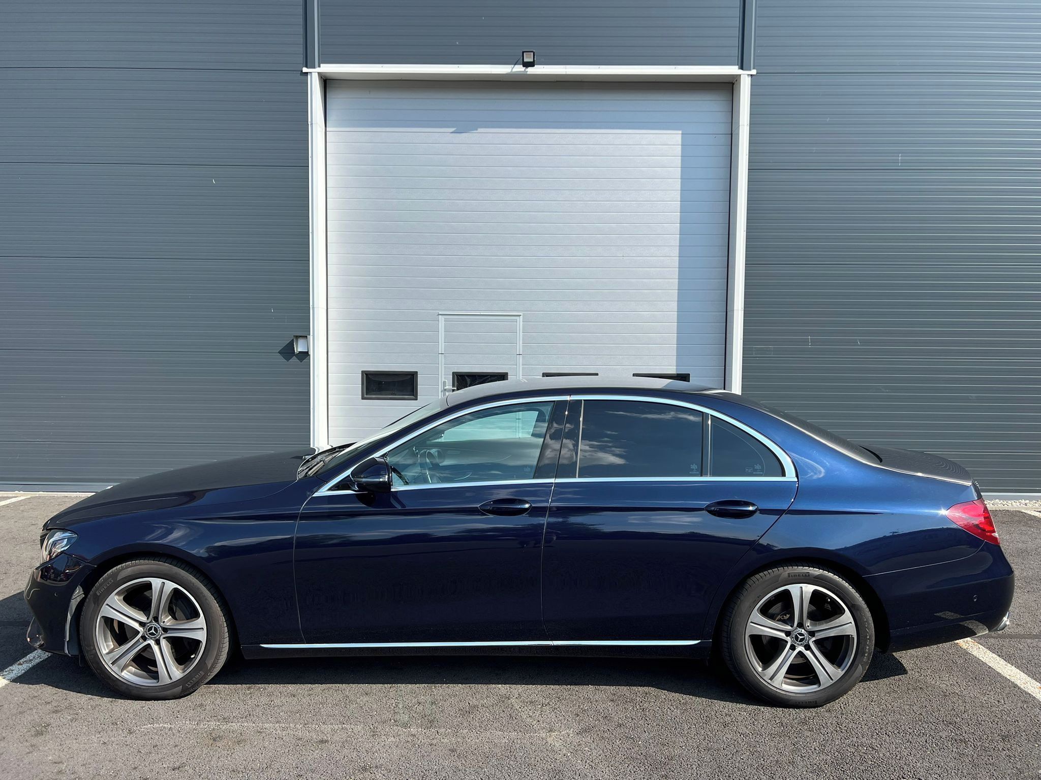 Mercedes-Benz Třídy E, E300 180 kW 9G-Tronic - fotka 3