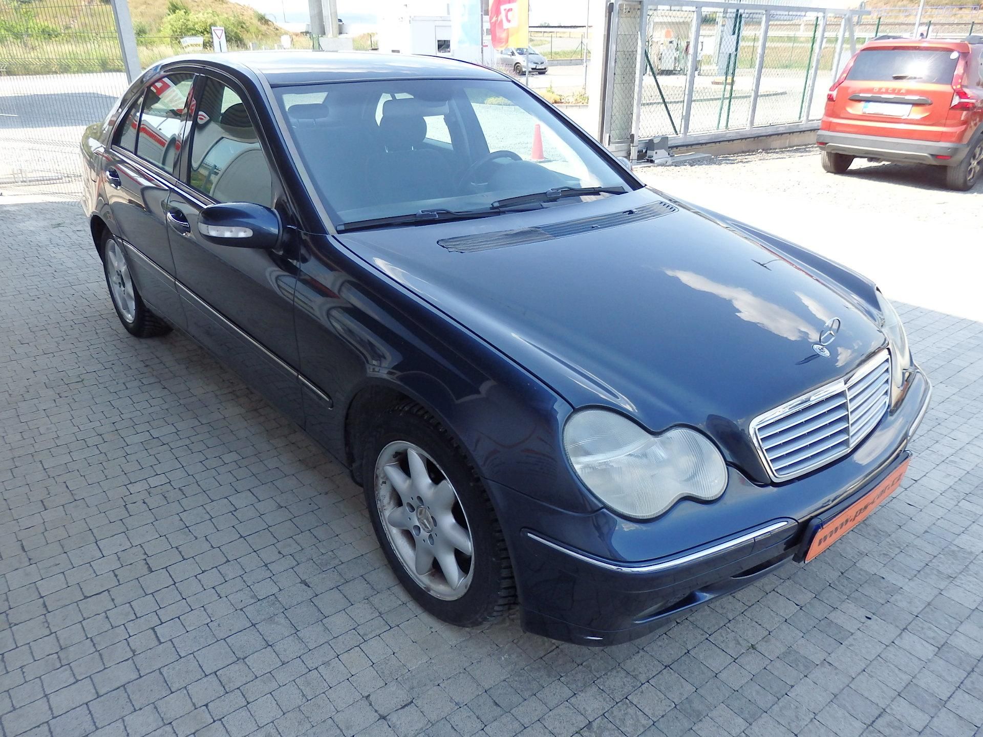 Mercedes-Benz Třídy C, 220 CDI 4x AIRBAG - fotka 3