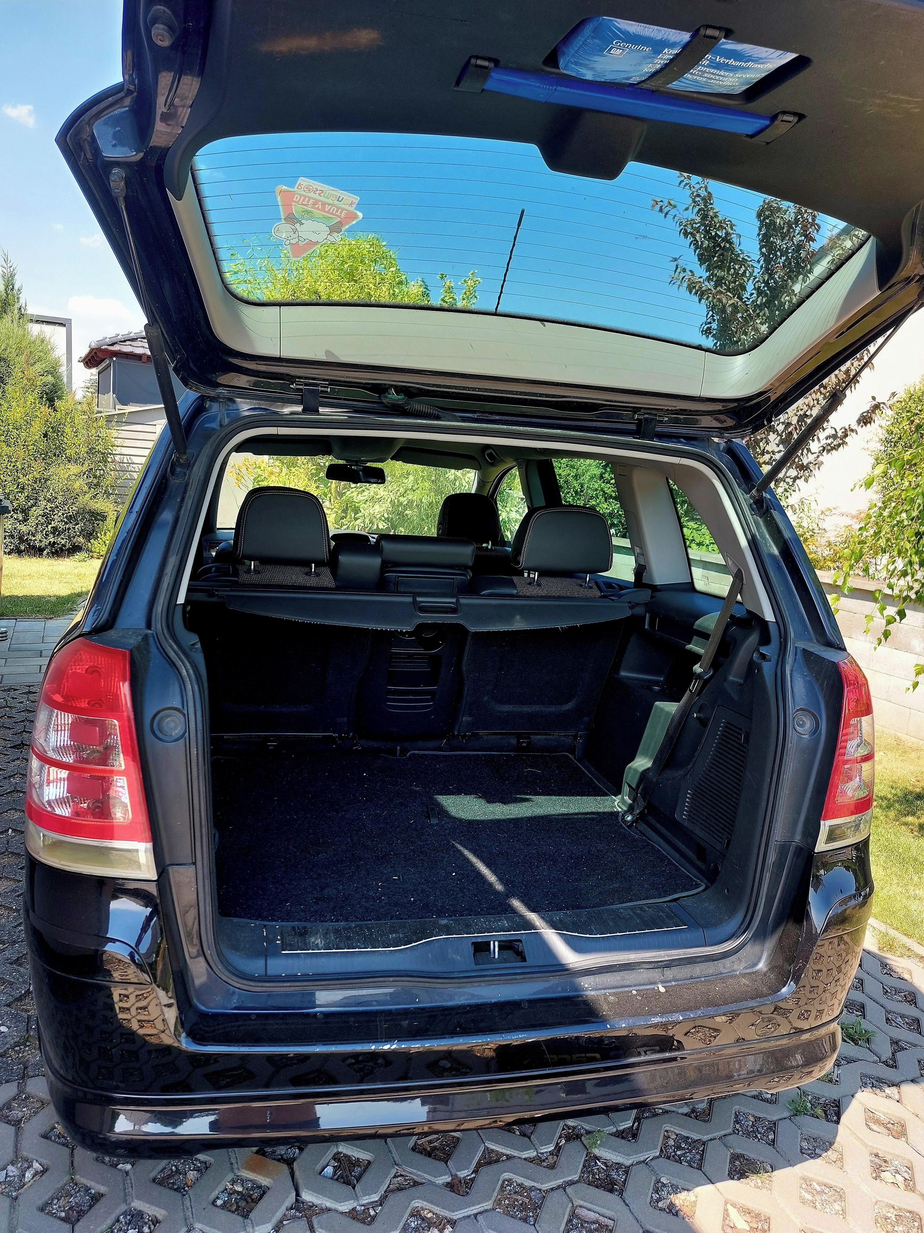 Opel Zafira, MPV, 7míst, 92kw, pěkný stav - fotka 4