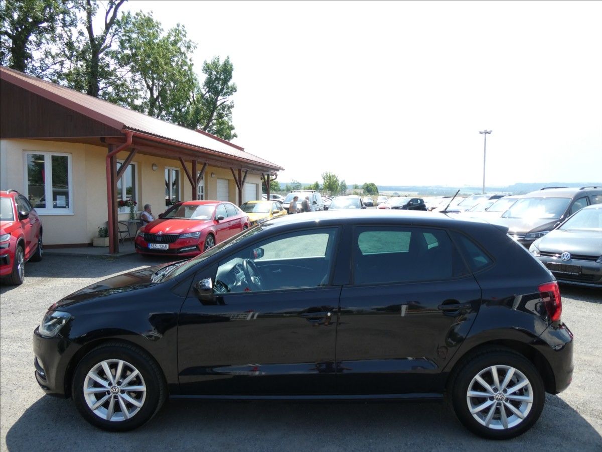 Volkswagen Polo, 1,2 TSi 66kW serviska, 2x kola - fotka 6