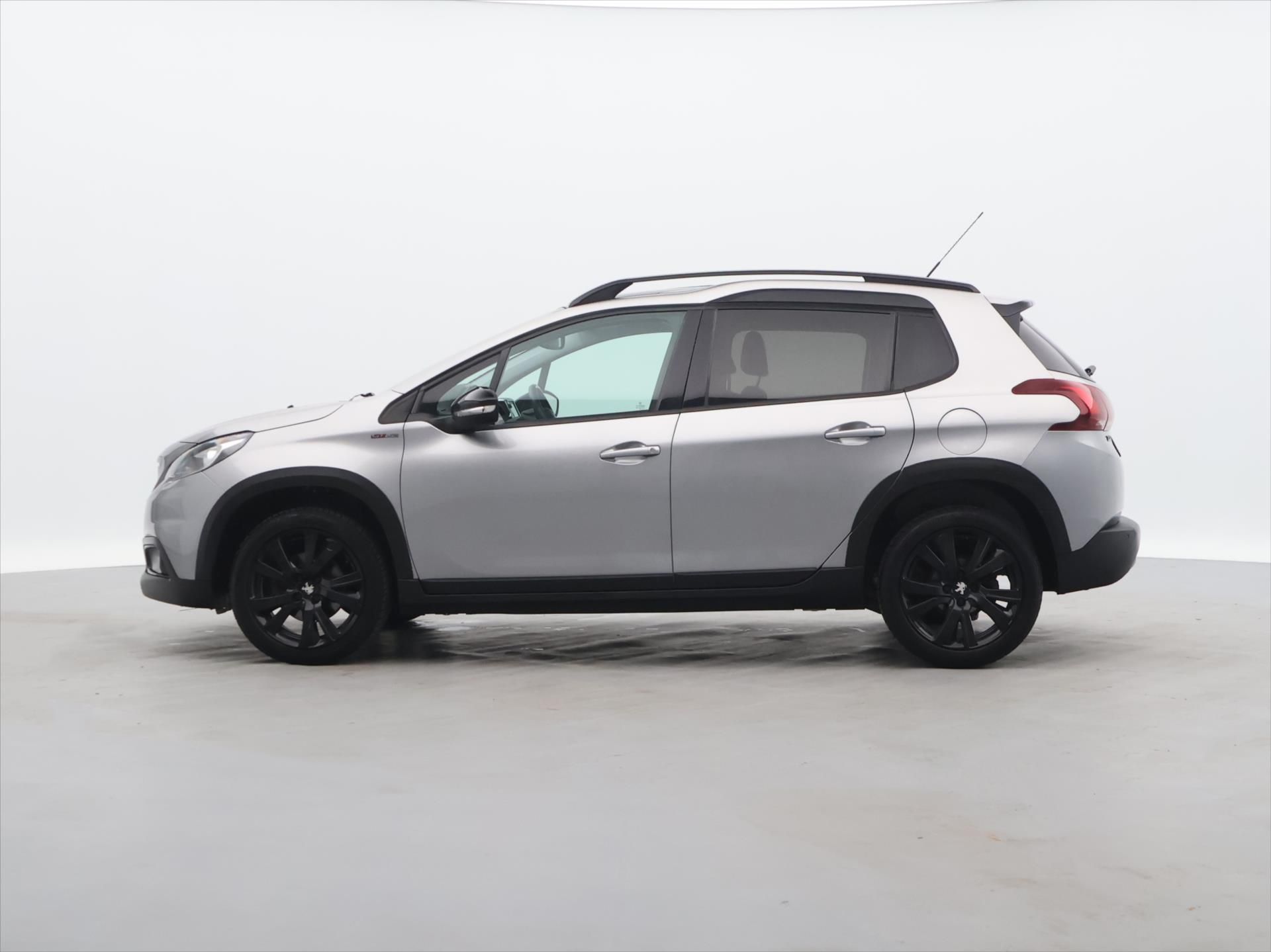 Peugeot 2008, 1,2 PT 81KW GT-LINE PANORAMA - fotka 4